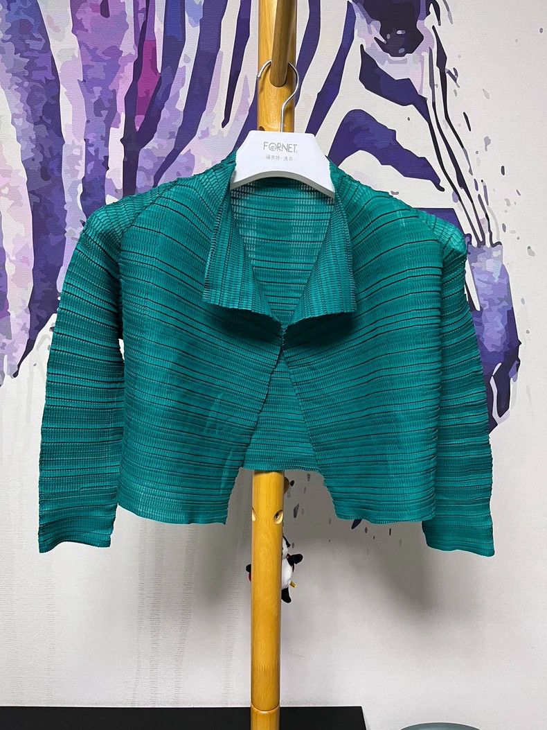 Issey Miyake issey miyake size:2 Bubble-pleated cardigan Size XXS / US 00 / IT 34 - 1 Thumbnail
