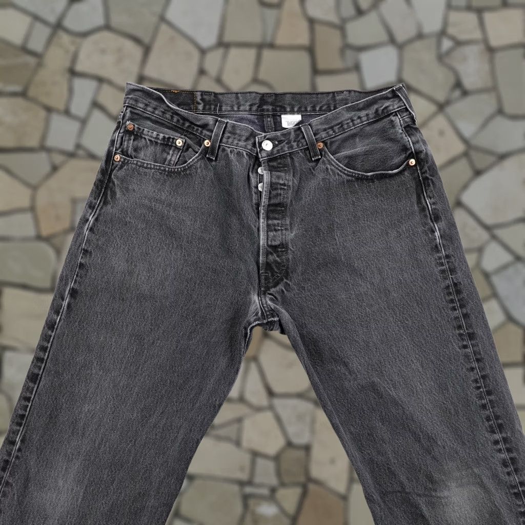 Levi's Vintage Levi'S Jeans Mens 38x30 Black Denim 501 Straight Leg Faded Button Fly Y K - Size US 38 / EU 54 - 1 Thumbnail