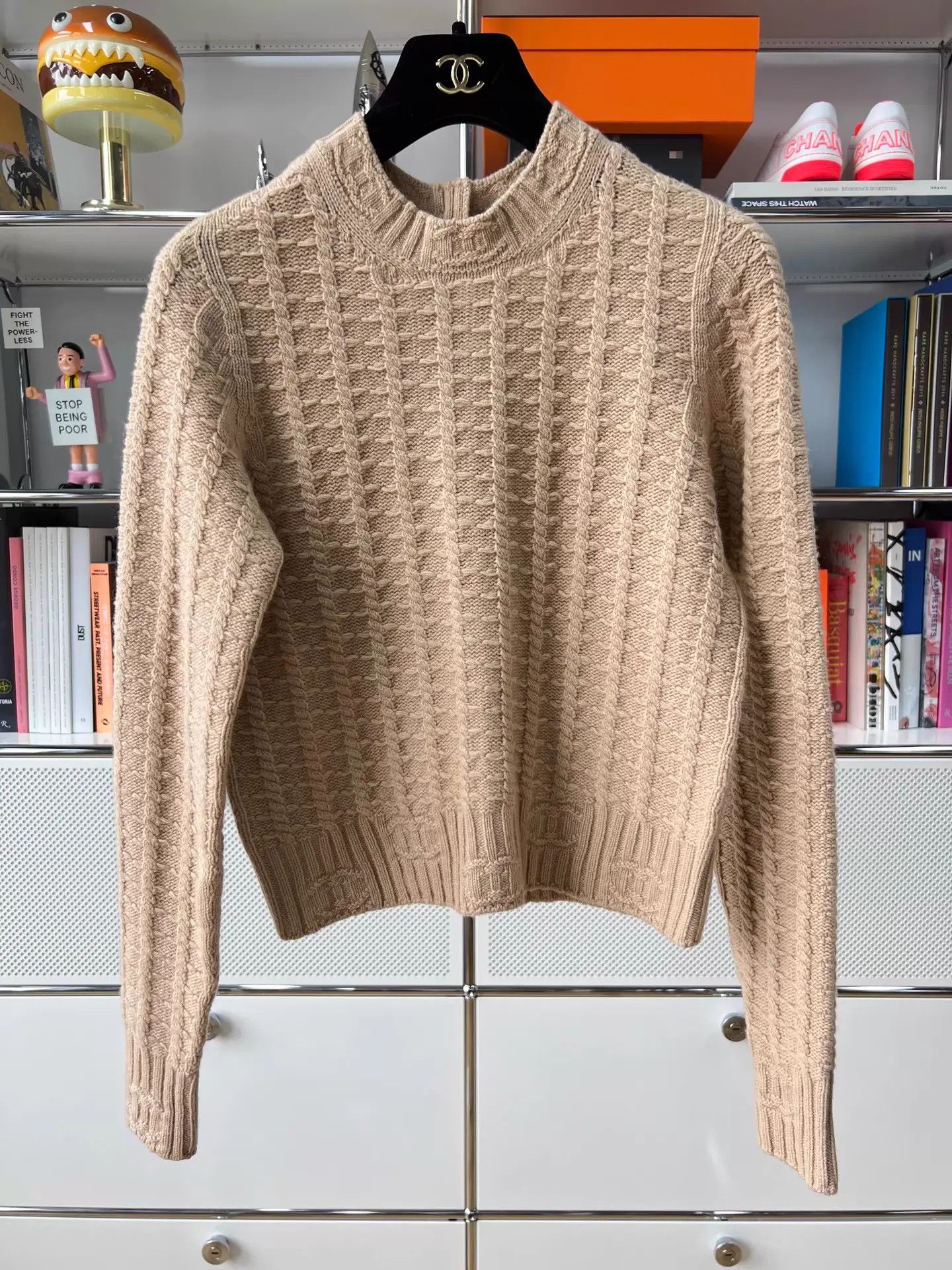 Chanel Chanel light camel CC logo round neck knit 36 reversible Size XS / US 0-2 / IT 36-38 - 6 Thumbnail