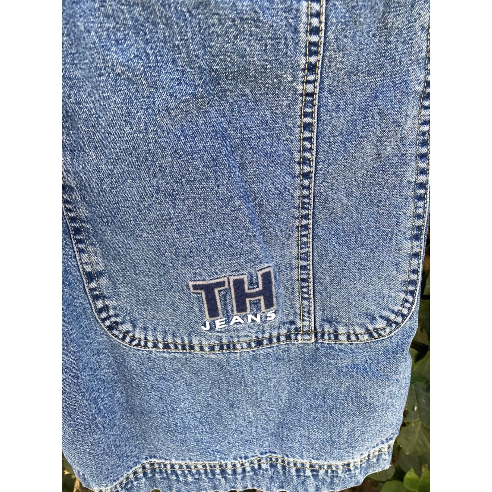 Tommy Hilfiger VINTAGE Tommy Hilfiger 90s Y2K Style Loose Baggy Skate Denim Jean Shorts Mens 33 Size US 33 - 3 Thumbnail