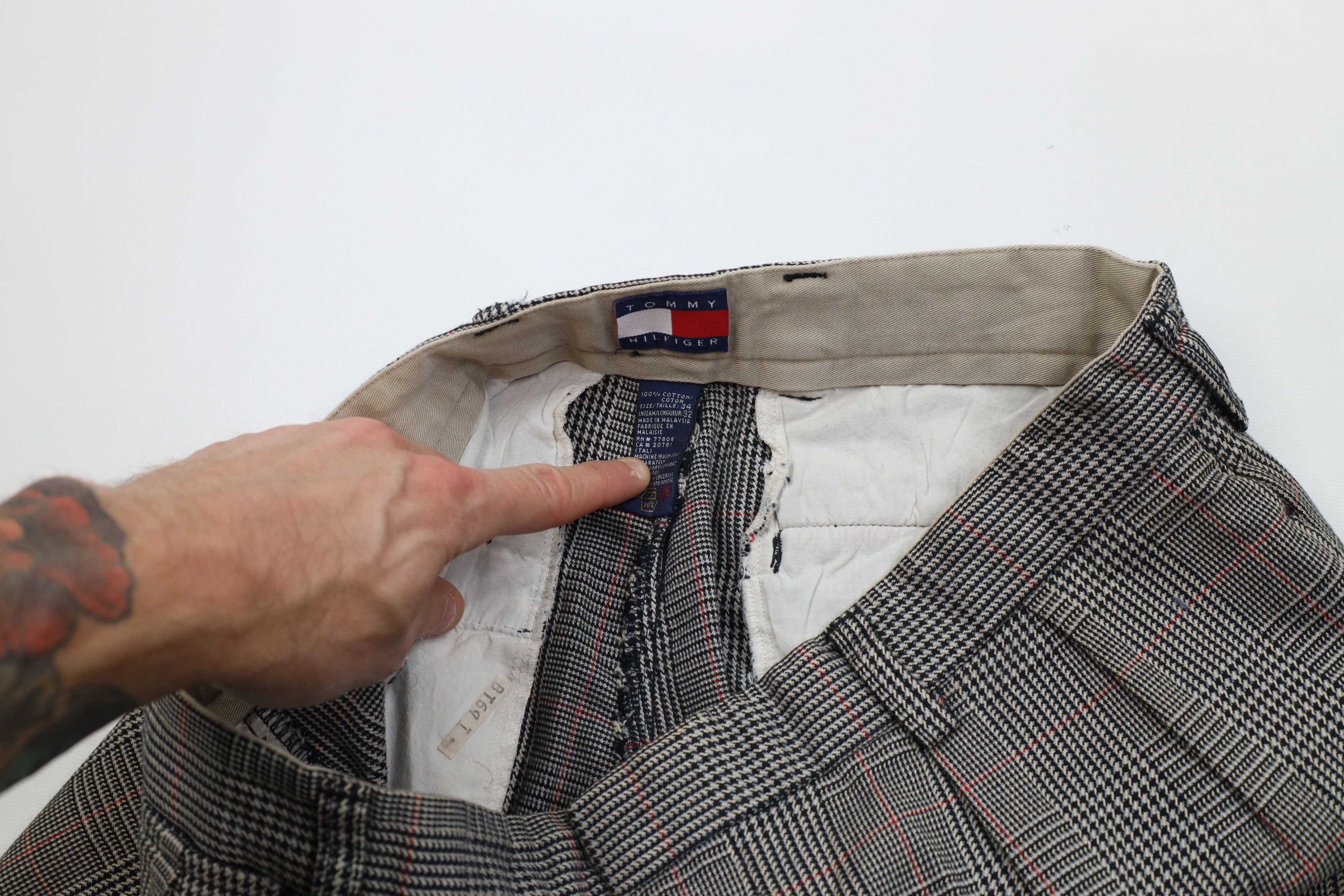 Tommy Hilfiger Vintage 90s Tommy Hilfiger Wide Leg Chino Pants Houndstooth Size US 34 / EU 50 - 9 Thumbnail