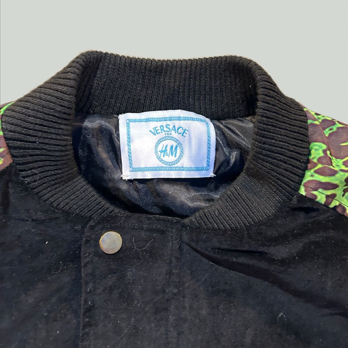 H&M × Versace Versace x H&M Velvet Baroque Jacket Size US S / EU 44-46 / 1 - 3 Thumbnail