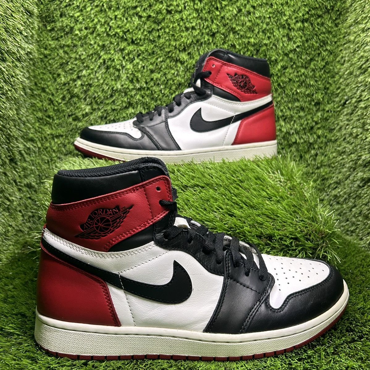 Jordan Brand Jordan 1 High “Black Toe” (206) Size US 10.5 / EU 43-44 - 1 Thumbnail