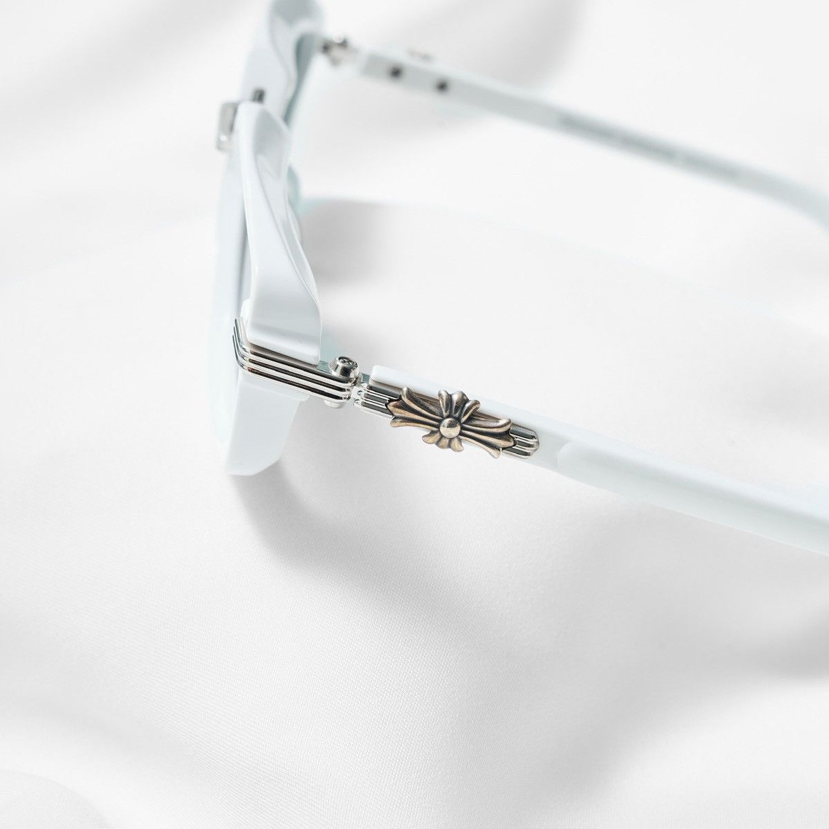 Chrome Hearts CHROME HEARTS ASSTRAVAGANT WHITE SUNGLASSES Size ONE SIZE - 3 Thumbnail