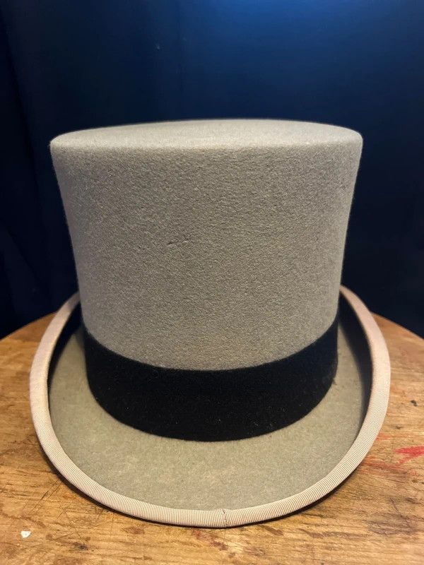 Lock & Co Hatters Lock & Co Hatters St James Street London Grey Top Ha Size 38 - 2 Thumbnail