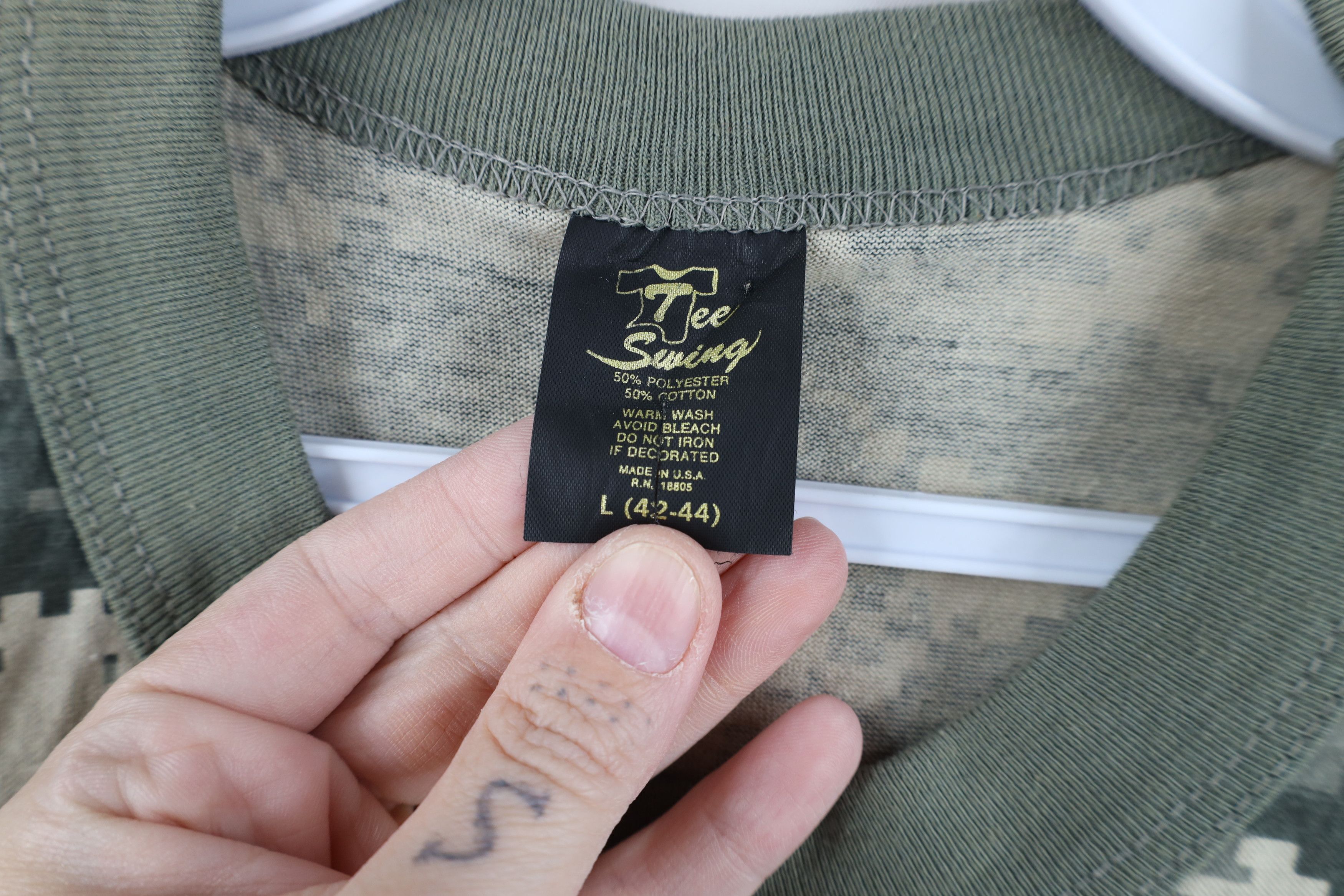 Vintage Vintage 90s Streetwear Digi Camouflage T-Shirt USA Size US L / EU 52-54 / 3 - 4 Thumbnail