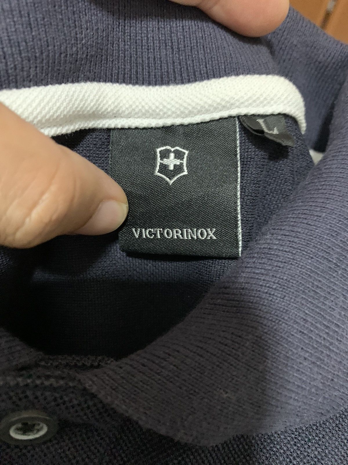 Victorinox Victorinox Polo Shirt Swiss Cross Shield Emblem Size US L / EU 52-54 / 3 - 12 Thumbnail