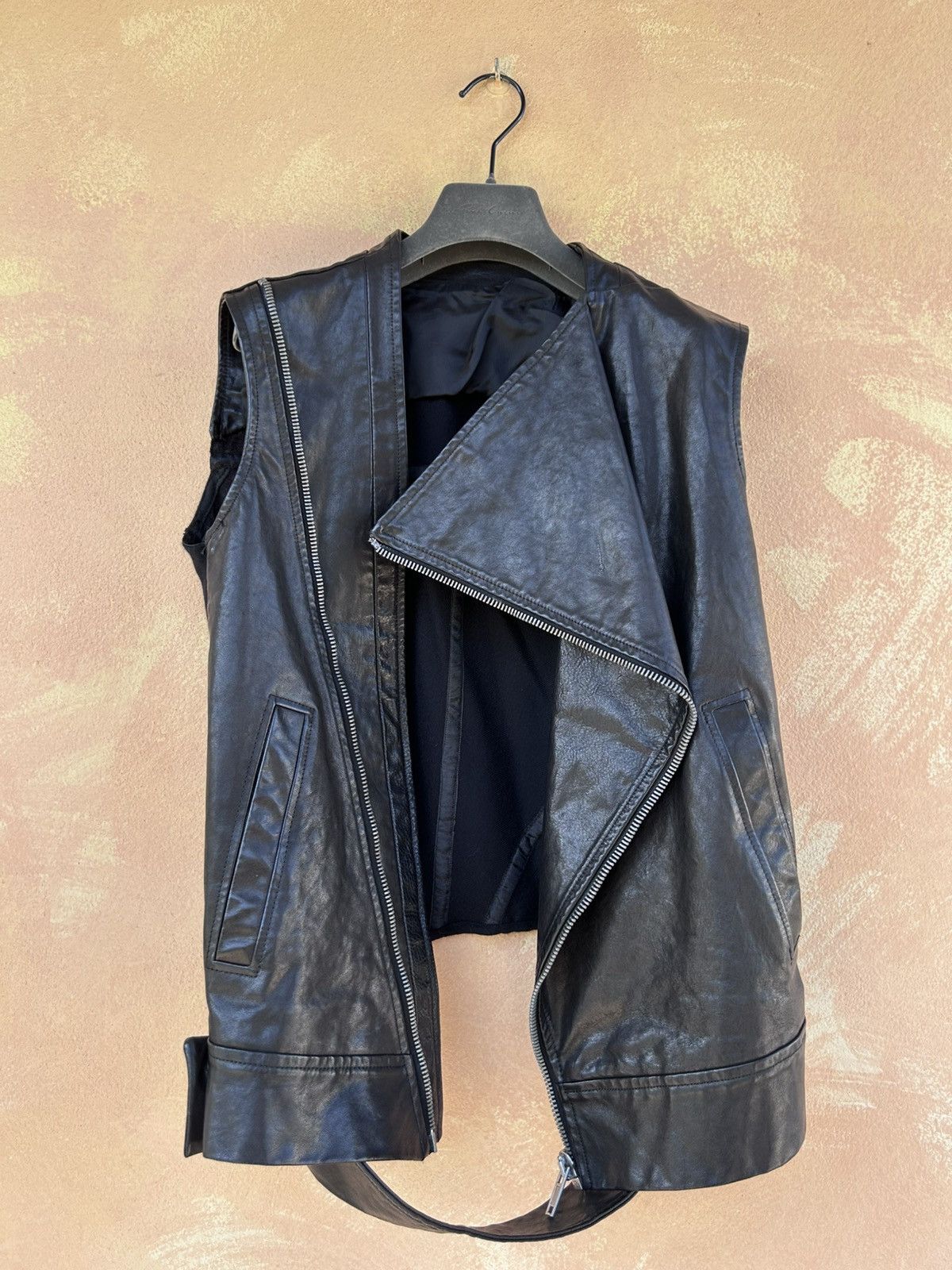 Rick Owens Black zip asymmetric calf leather-cashmere vest VG+ Small Size US S / EU 44-46 / 1 - 4 Thumbnail