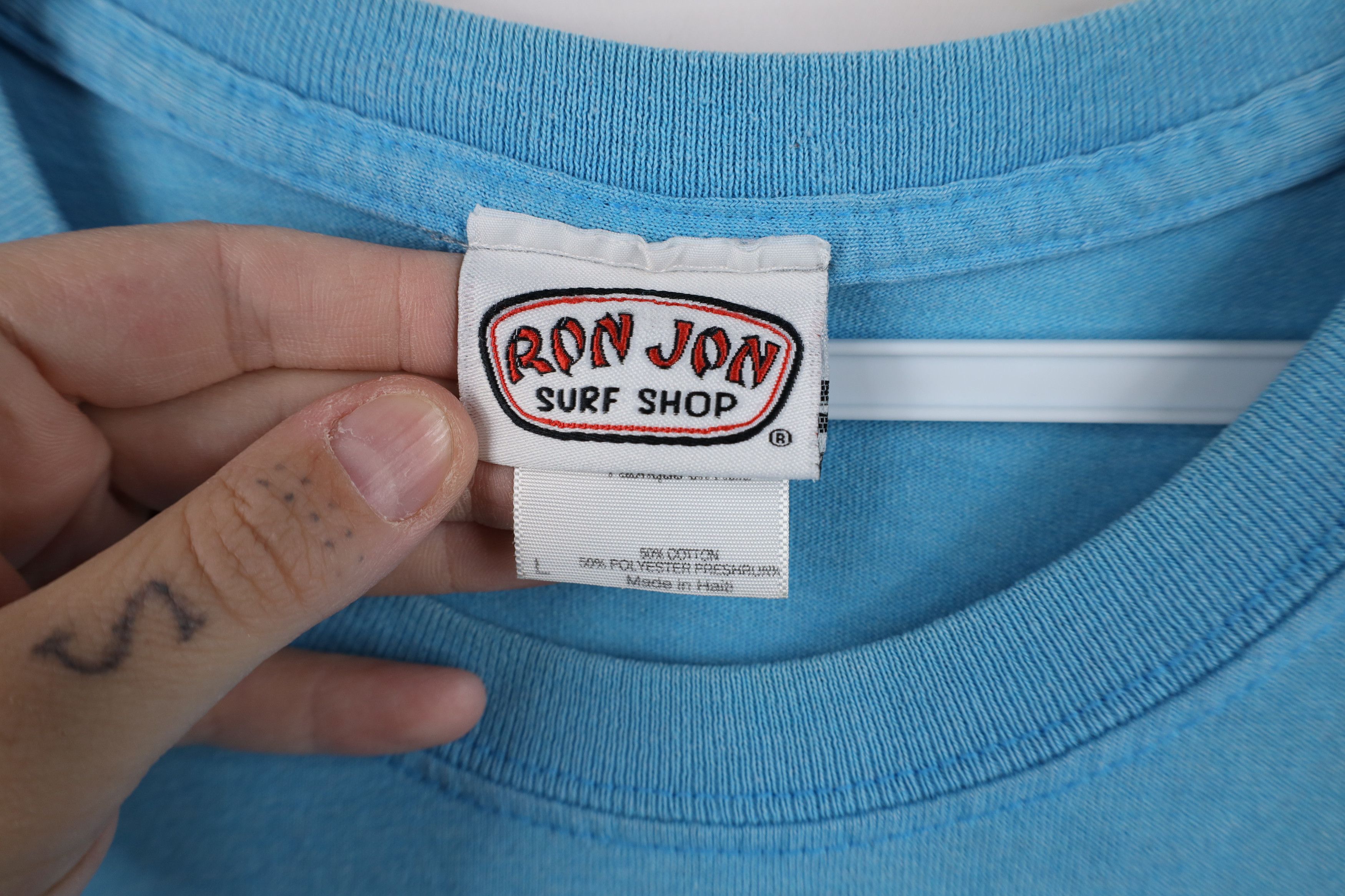 Vintage Vintage Ron Jon Surfboards Spell Out Surfing T-Shirt Blue Size US L / EU 52-54 / 3 - 10 Thumbnail