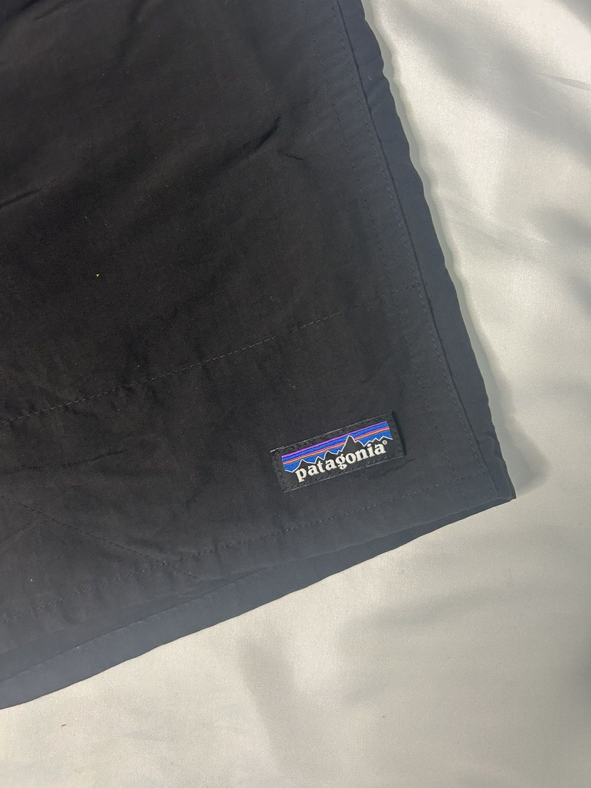 Patagonia Patagonia Black Baggies Shorts Men’s Medium Size US 31 - 5 Thumbnail