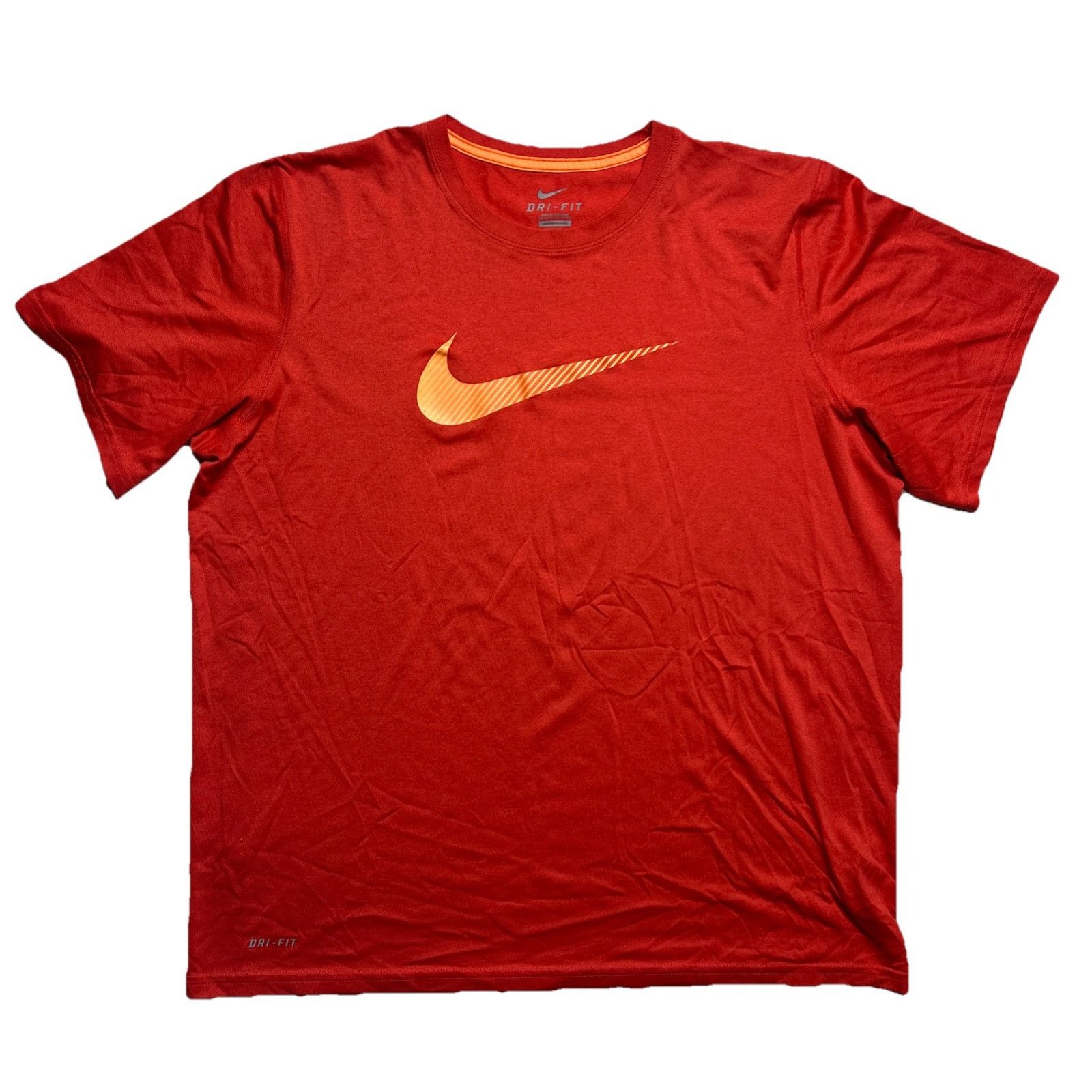 Nike Nike T-Shirt Red Dri-Fit Light Weight Activewear Men Size XL Size US XL / EU 56 / 4 - 1 Thumbnail