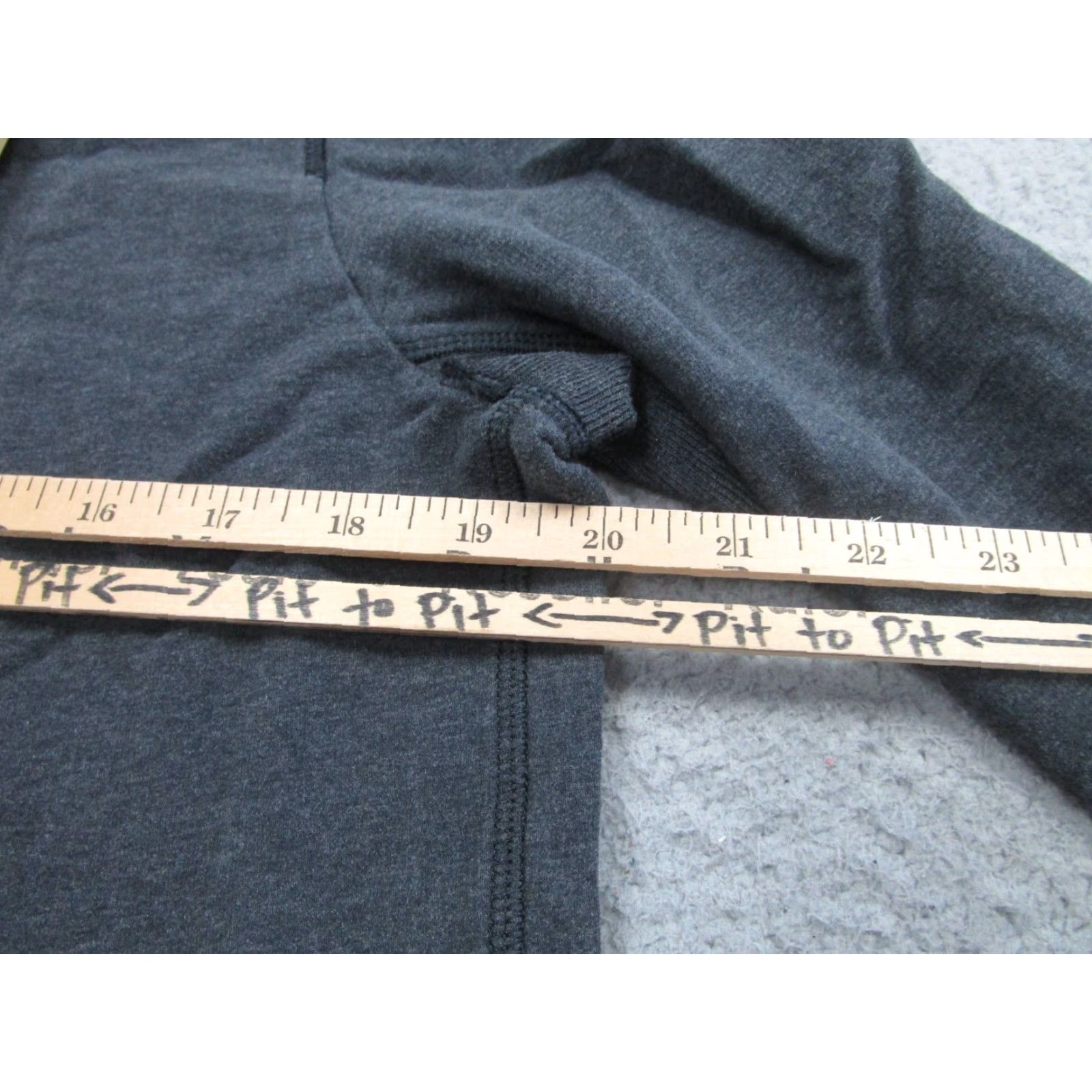 Lululemon Lululemon Sweatshirt Womens 6 Gray Crewneck Pullover Thumbholes Quiet Luxury Sweatshirt Shirt Womens Pullover 6 Gray Ladies Gym & Training Size M / US 6-8 / IT 42-44 - 5 Thumbnail