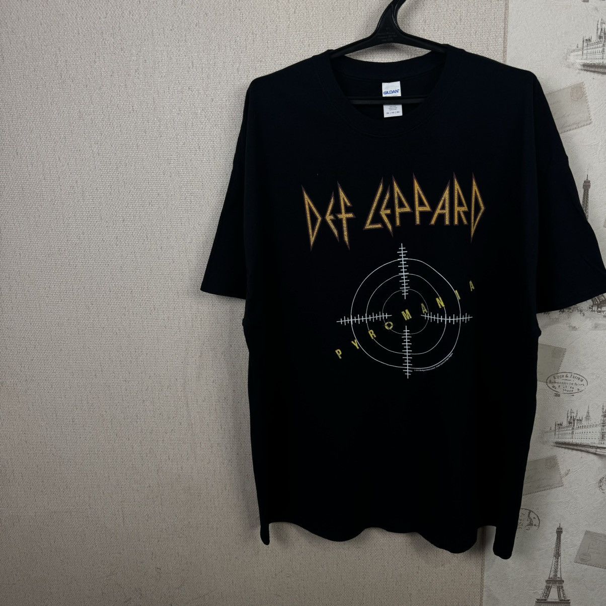Band Tees × Vintage Vintage Def Leppard T shirt Pyromania 2015 Black Mens Rock Size US XXL / EU 58 / 5 - 3 Thumbnail