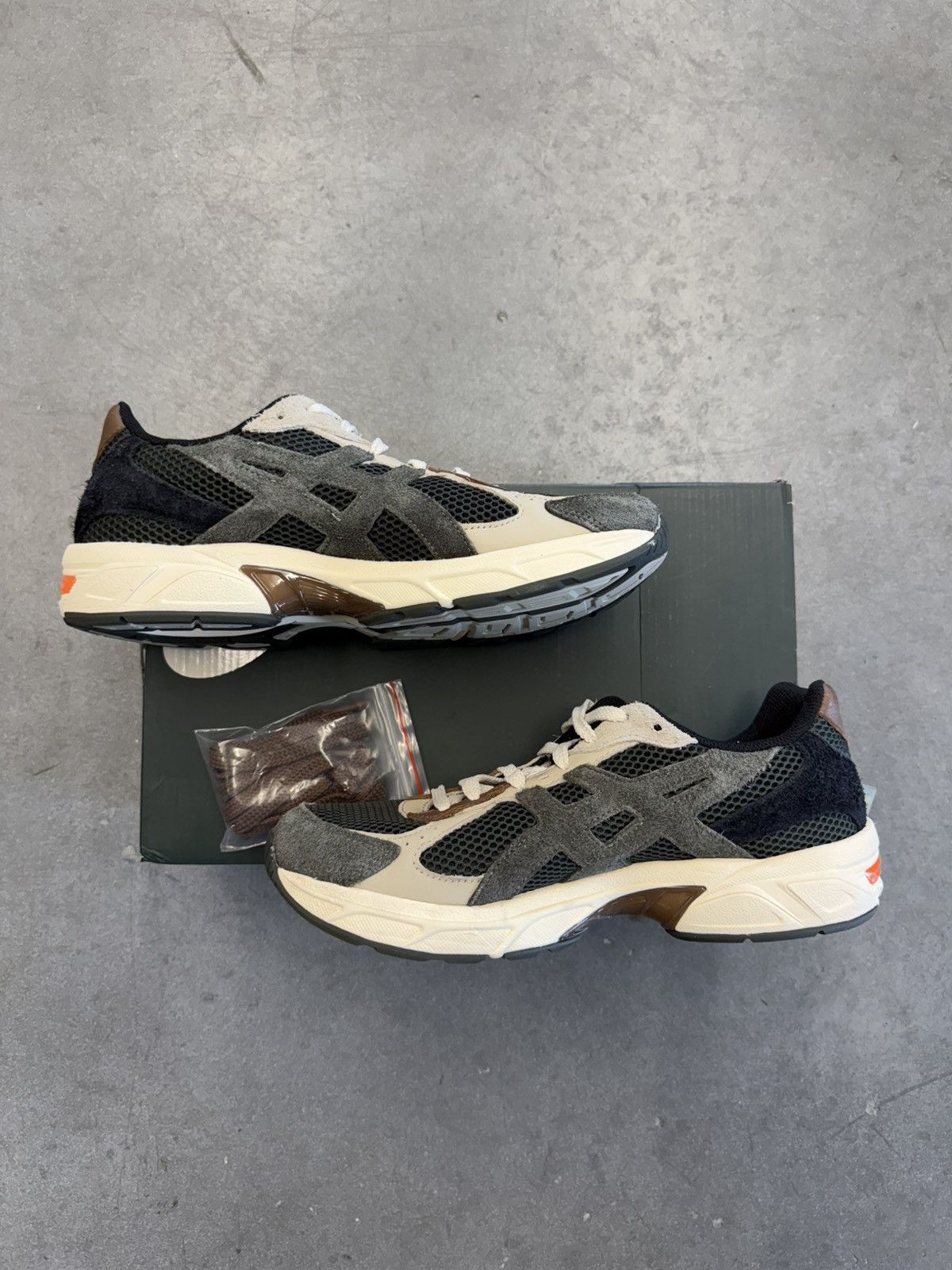 Asics 2023 Asics Gel-1130 MK-II Hal Studio Forrest Size US 10 / EU 43 - 2 Thumbnail