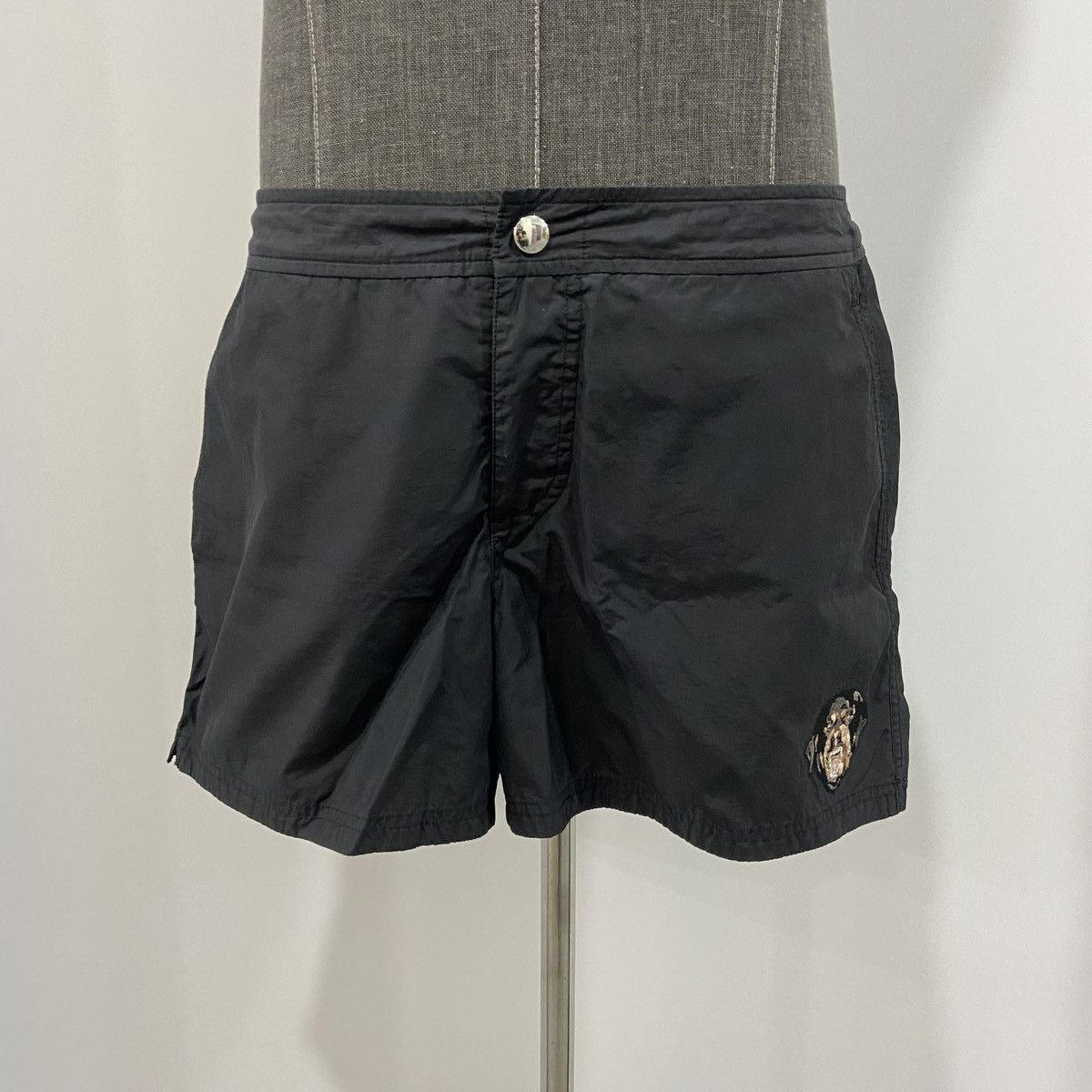 Givenchy Authentic Givenchy Rottweiler Logo Short Pants Size US 34 / EU 50 - 1 Thumbnail