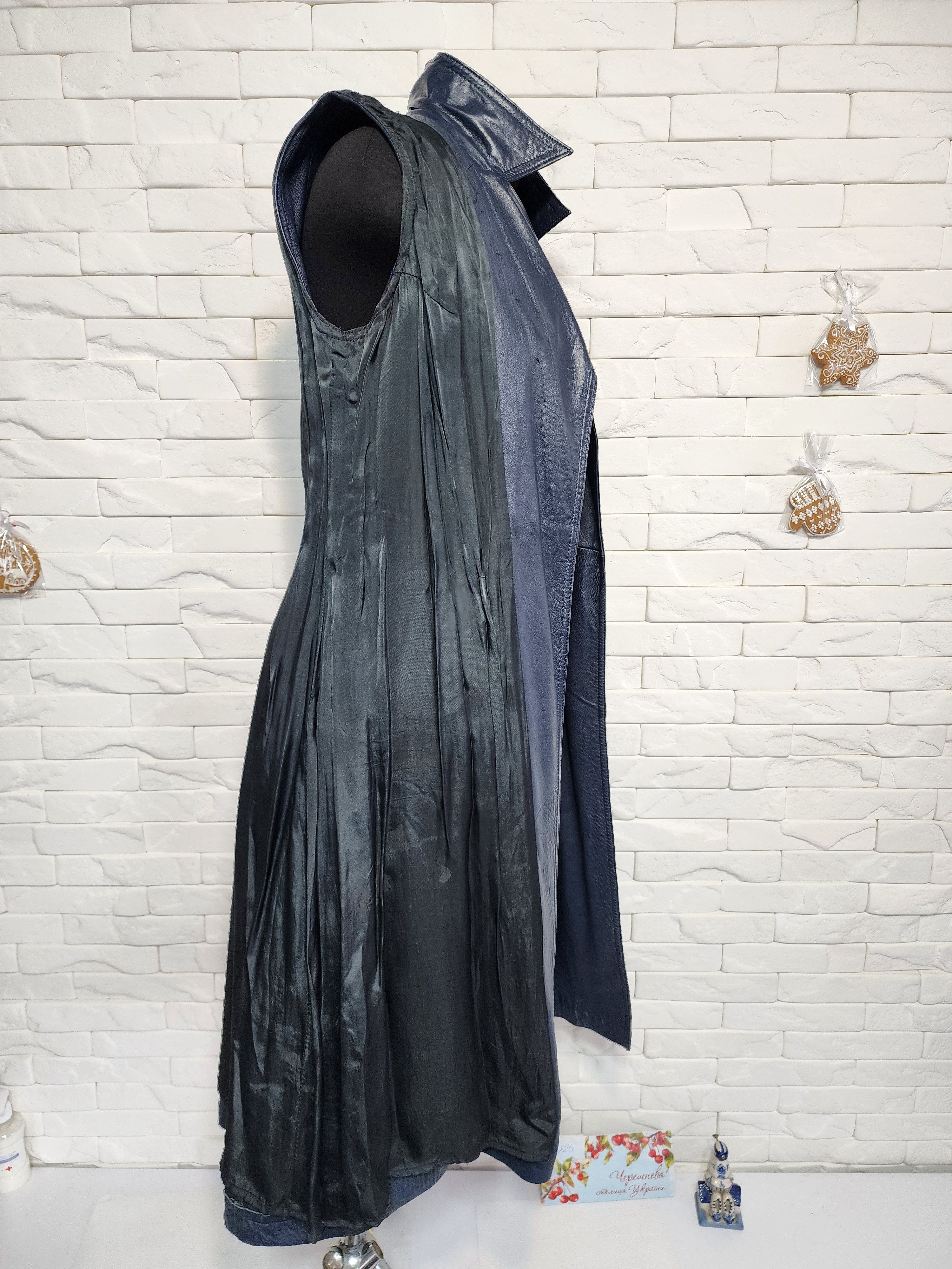 Other Blue Leather Vest: Women's Vintage Vest with Pockets Size M / US 6-8 / IT 42-44 - 9 Thumbnail