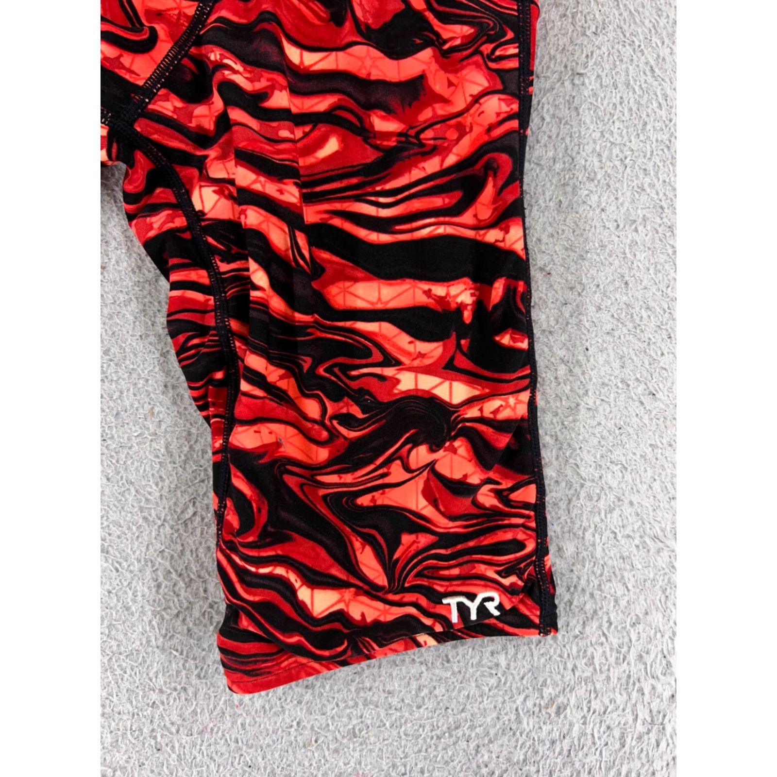 Vintage TYR Shorts Mens 32 Red Jammer Bottom Sports Swimming Swim Bottom TYR 32 Mens Red Jammer Size US 32 / EU 48 - 4 Thumbnail