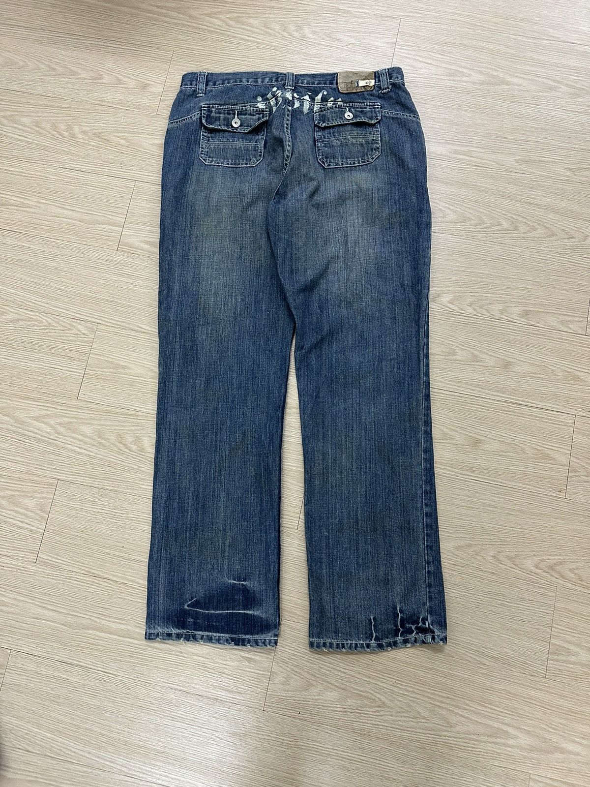 Beauty Beast × Quiksilver × Vintage Vintage Y2K Rare Beautiful Quiksilver Distressed Denim Pants Size US 36 / EU 52 - 9 Thumbnail