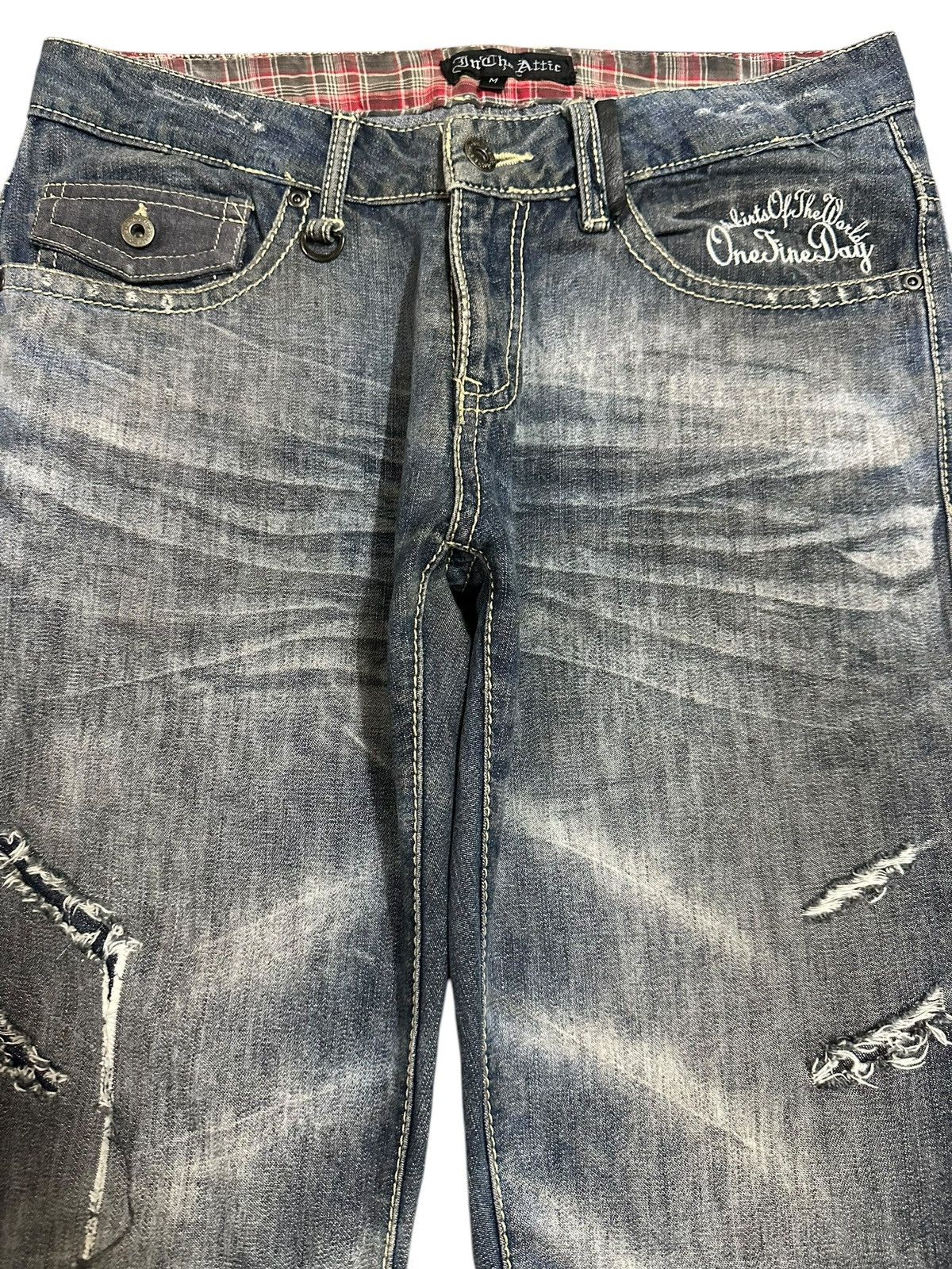 In The Attic Vintage Japan In The Attic Blue Wash Distressed Jeans Size US 32 / EU 48 - 3 Thumbnail