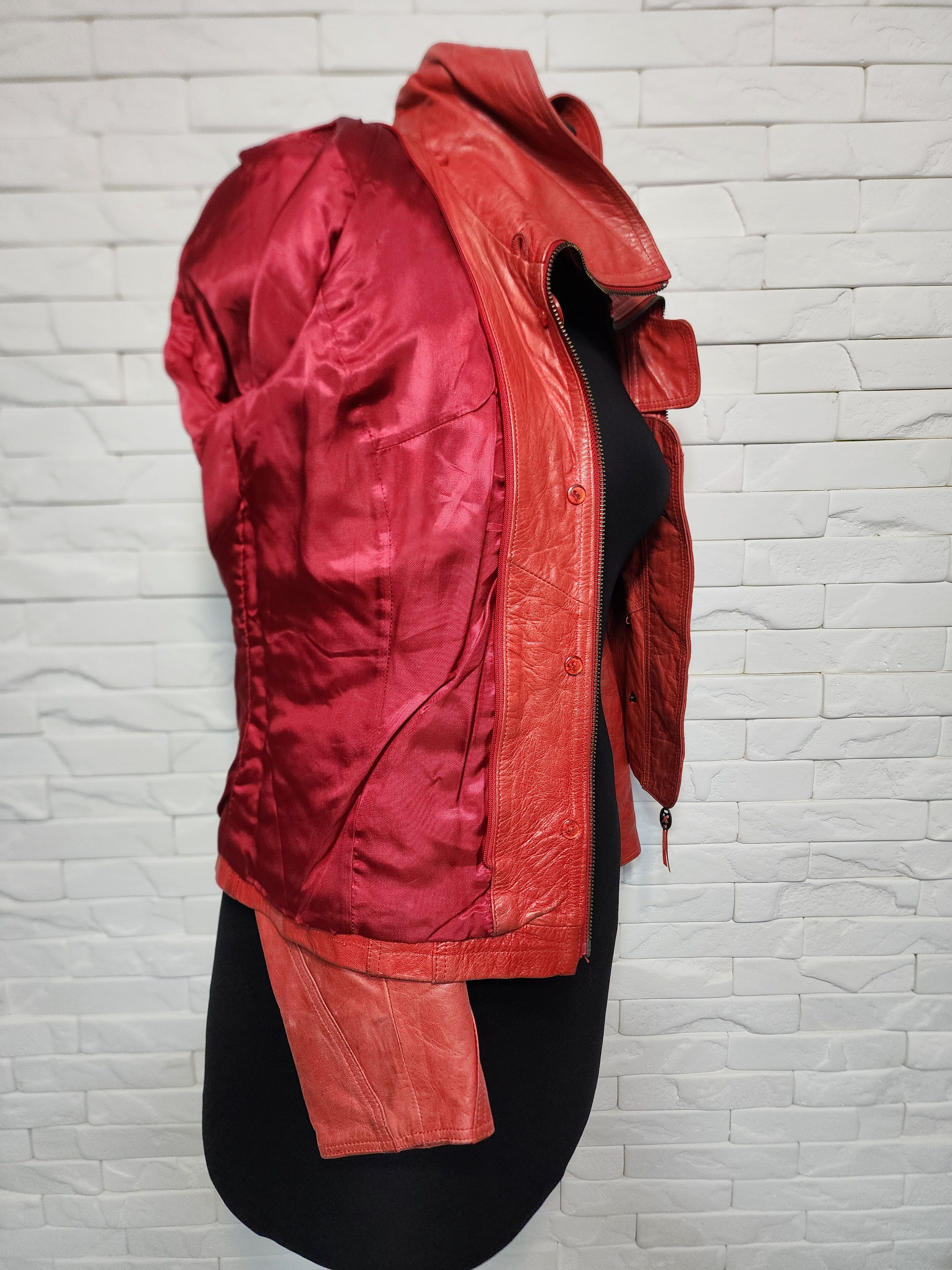 Designer Women's red leather jacket. Size M / US 6-8 / IT 42-44 - 9 Thumbnail