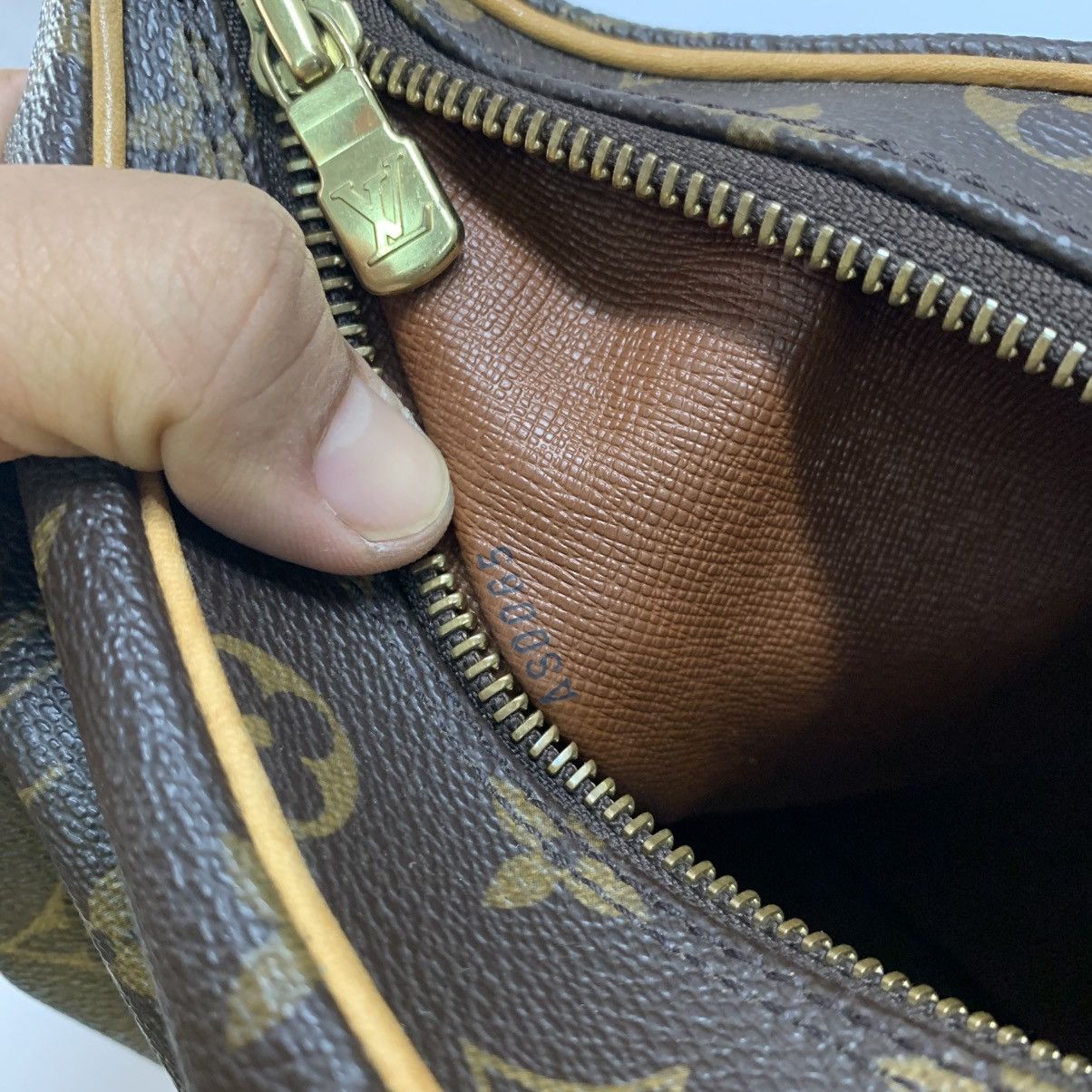 Louis Vuitton Louis Vuitton Monogram Shoulder Bag Size ONE SIZE - 18 Thumbnail