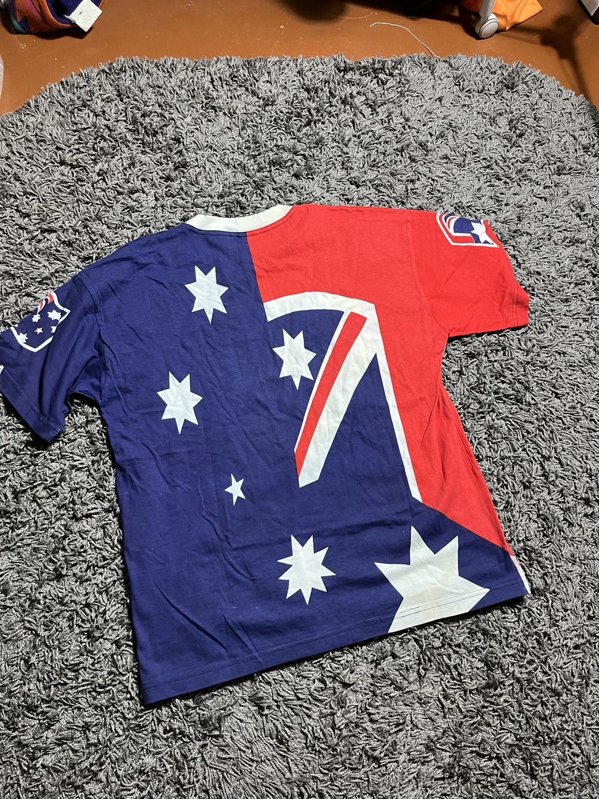 Vintage VINTAGE 1990s TEAM AUSTRALIA FLAG OVER PRINT GRAPHIC TEE Size US XL / EU 56 / 4 - 7 Thumbnail