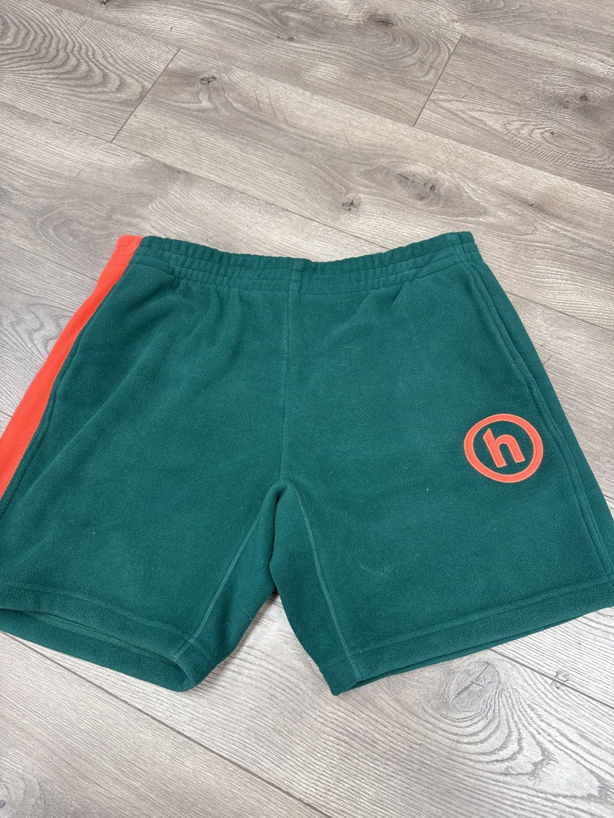 HIDDEN Hidden polar shorts green orange Size US 36 / EU 52 - 1 Thumbnail