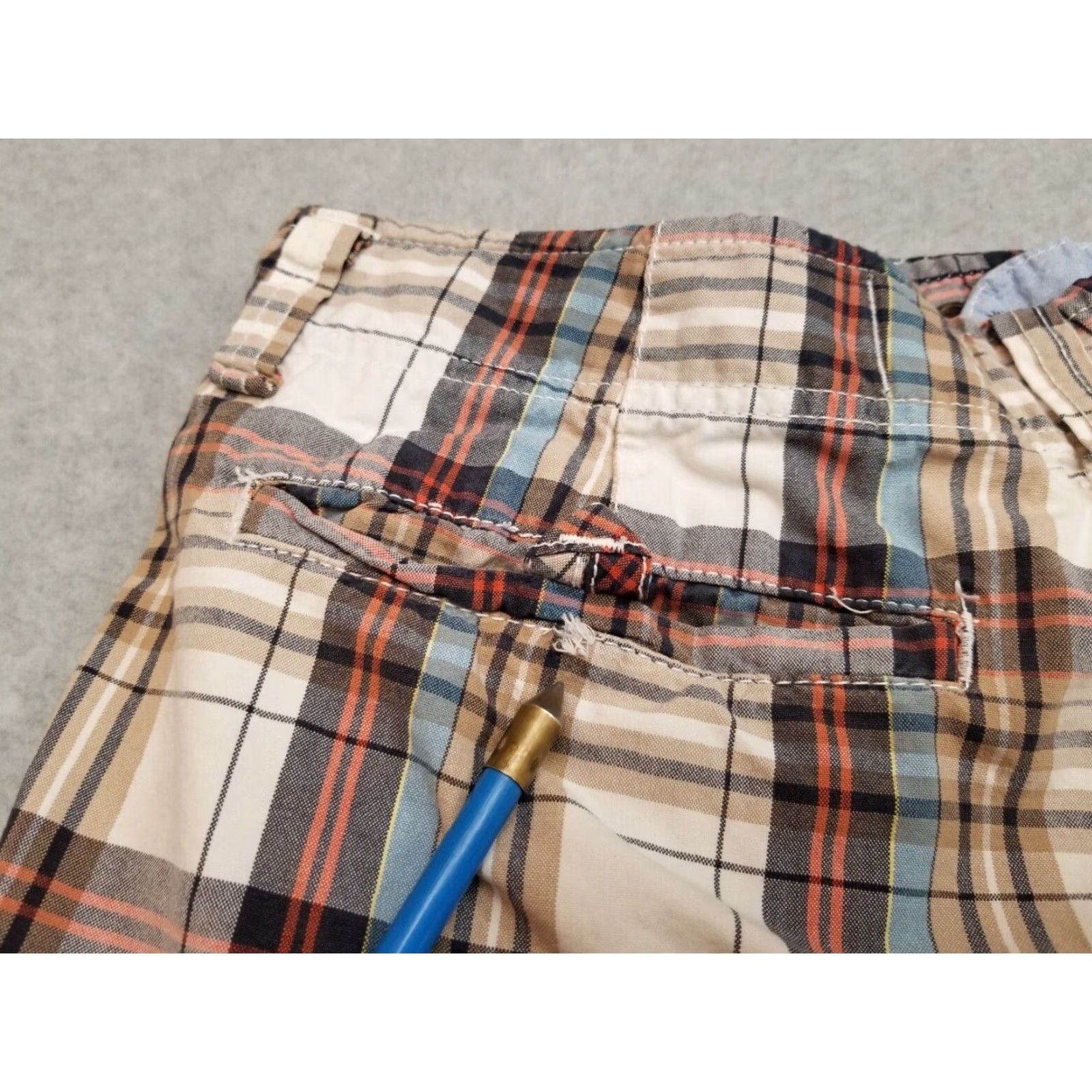 American Eagle Outfitters American Eagle Shorts Men 32 Blue Plaid Bermuda Flat Front Casual Outdoor Mens Size US 32 / EU 48 - 7 Thumbnail