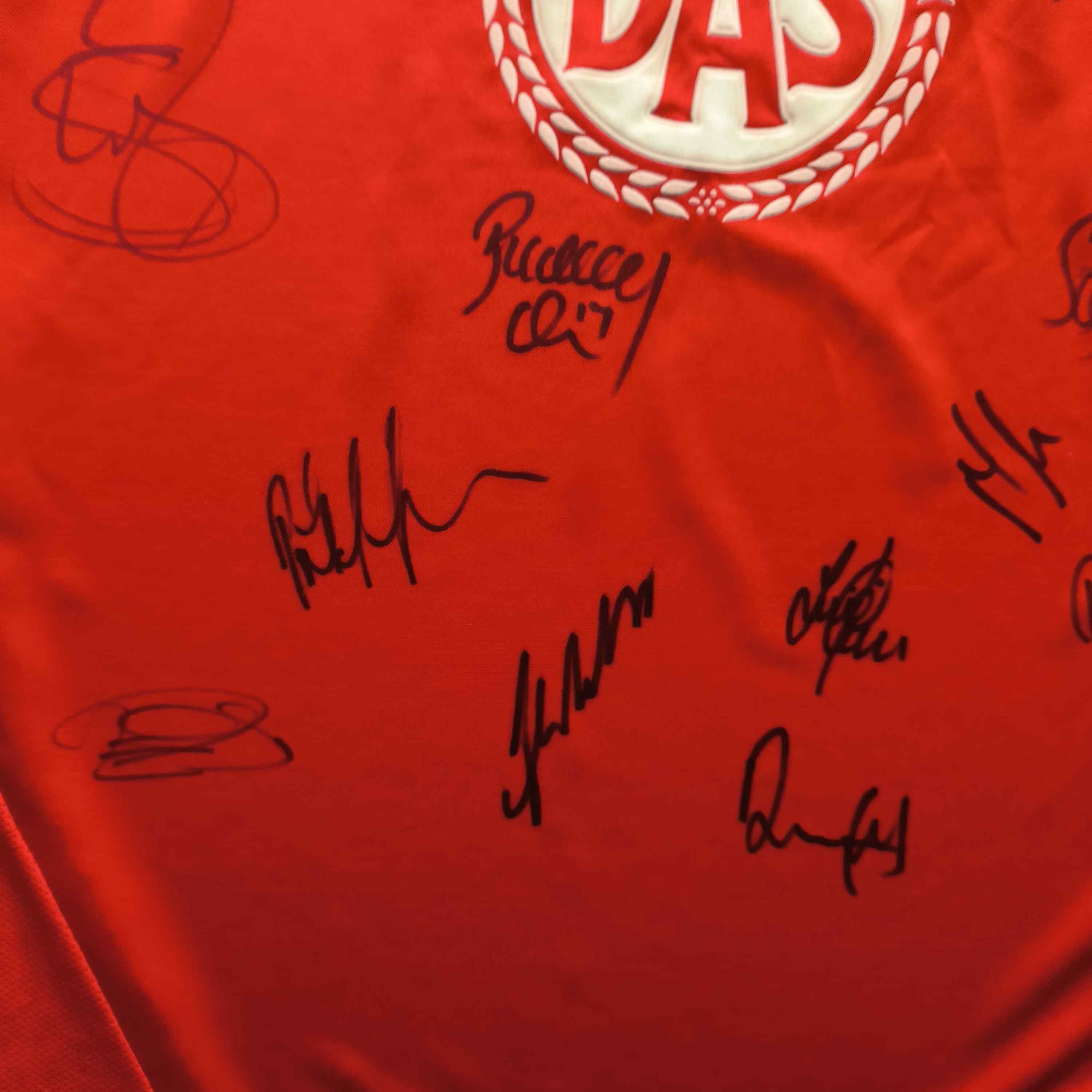 Other NEW SIGNED Bristol City 2004-05 TFG home football jersey XL Size US XL / EU 56 / 4 - 8 Thumbnail