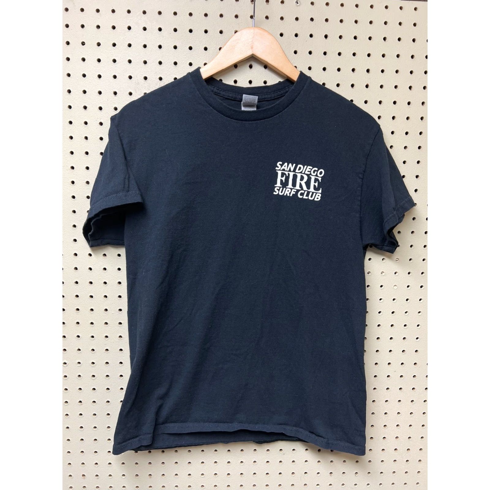 Gildan Gildan T-Shirt San Diego Surf Club Endless Summer Medium M Black Crew Neck Short Sleeve Men Surf Summer California Style Pattern Solid Size US M / EU 48-50 / 2 - 3 Thumbnail