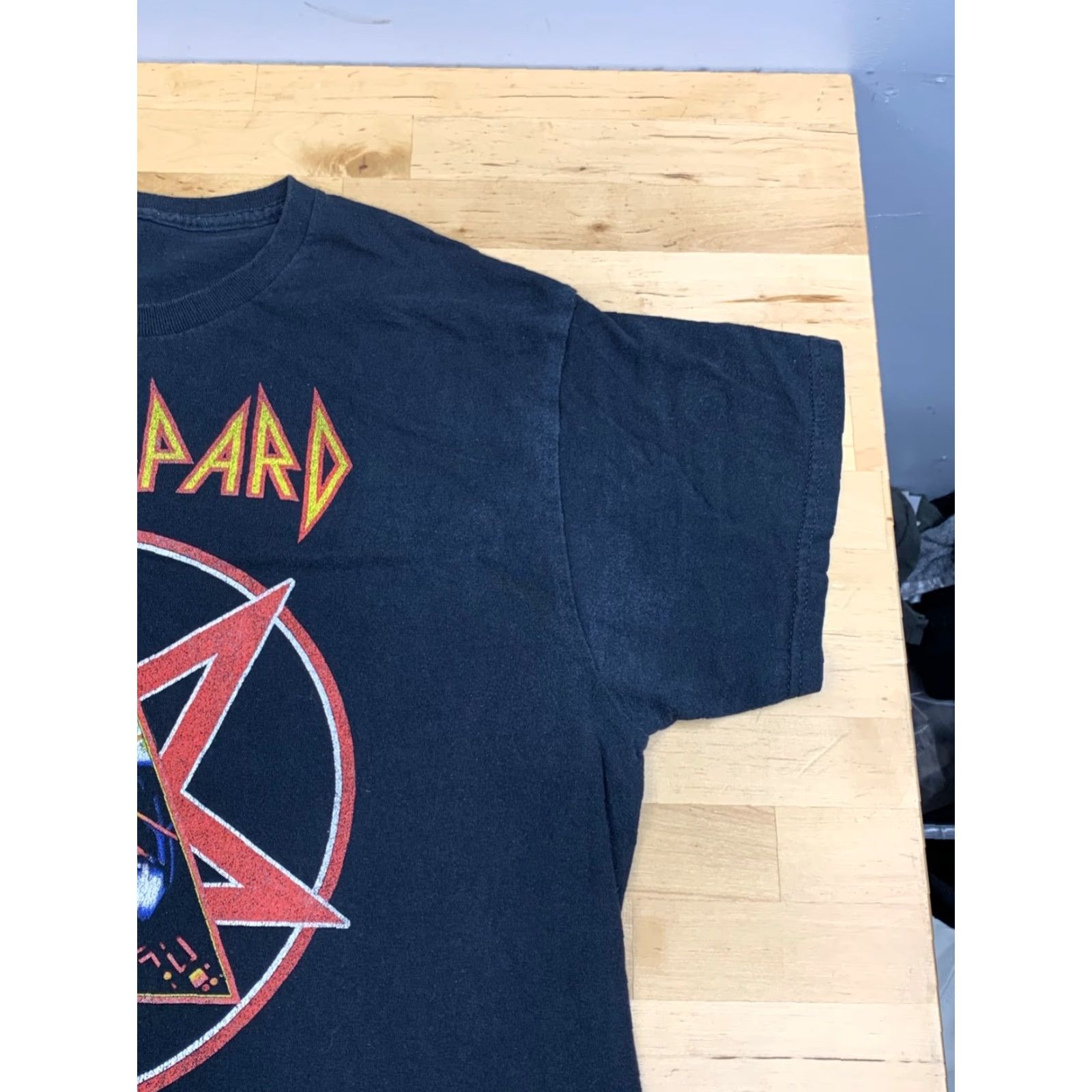 Vintage Stadium Tour Shirt Def Leppard Motley Crue Poison Joan Jett 2022 Mens M Black Cotton T-Shirt Rock Band Size US M / EU 48-50 / 2 - 5 Thumbnail