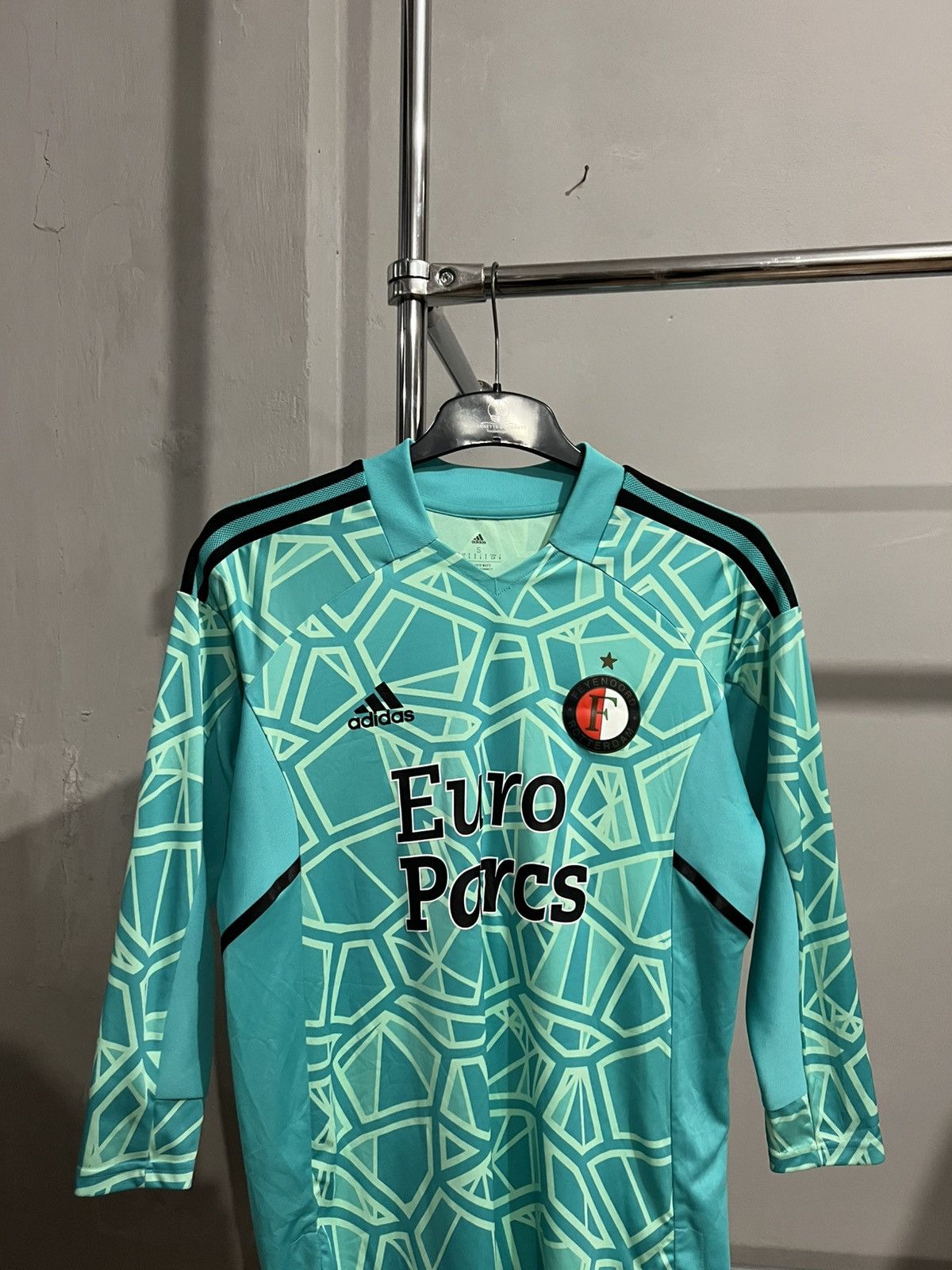 Adidas 2022/23 FEYENOORD ROTTERDAM #16 GO PLAYER ISSUED SOCCERSHIRT Size US S / EU 44-46 / 1 - 3 Thumbnail