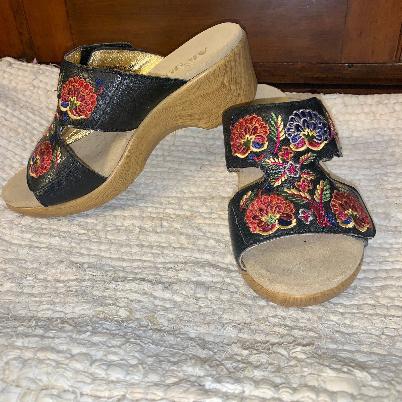 Other NEW ALEGRIA NAVY FLORAL EMBROIDERED LEATHER SANDALS CLOGS 38 Size US 8 / IT 38 - 3 Thumbnail
