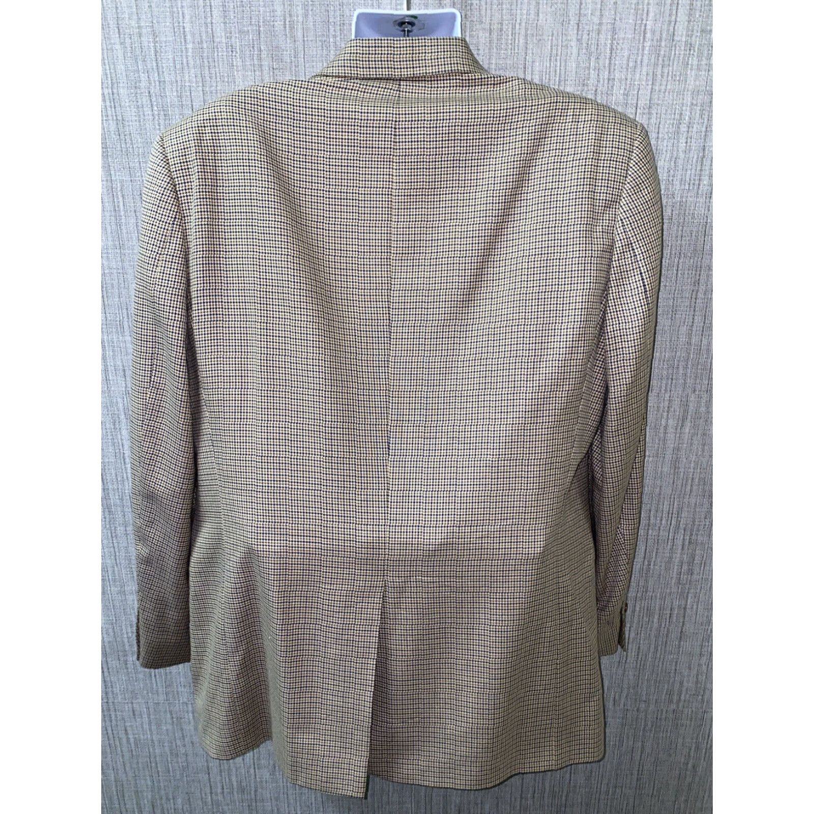 Hart Schaffner Marx Hart Schaffner Marx Mens Beige 2 Button Sport Coat Size 44L Regular Jacket Coat Sports Men Size US S / EU 44-46 / 1 - 4 Thumbnail