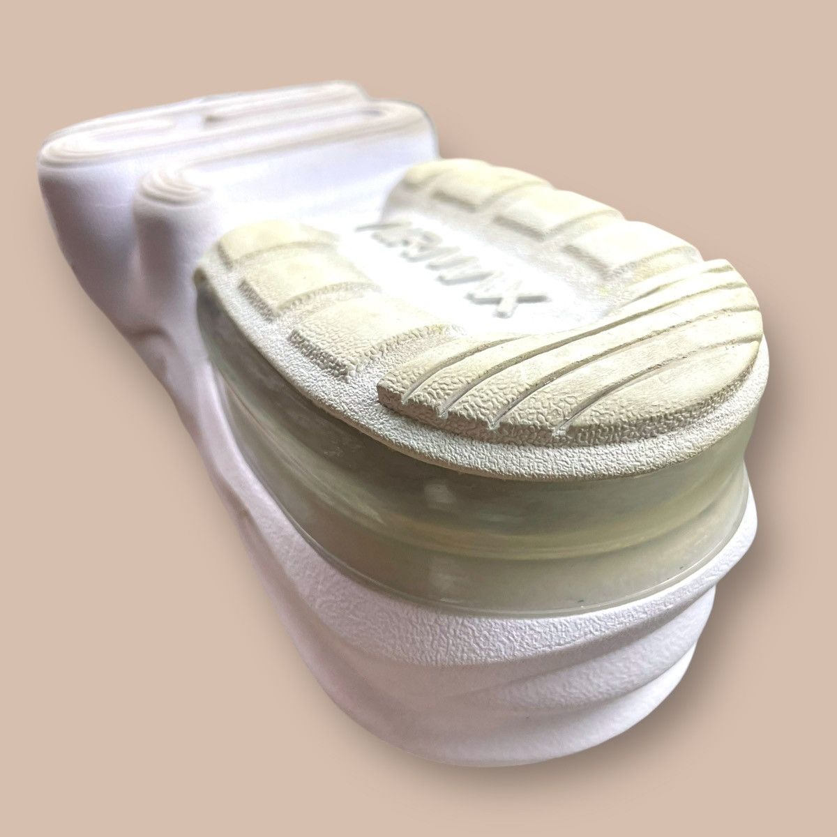 Nike Nike Air Max Koko Sandal Triple White Size US 5 / EU 37 - 21 Thumbnail