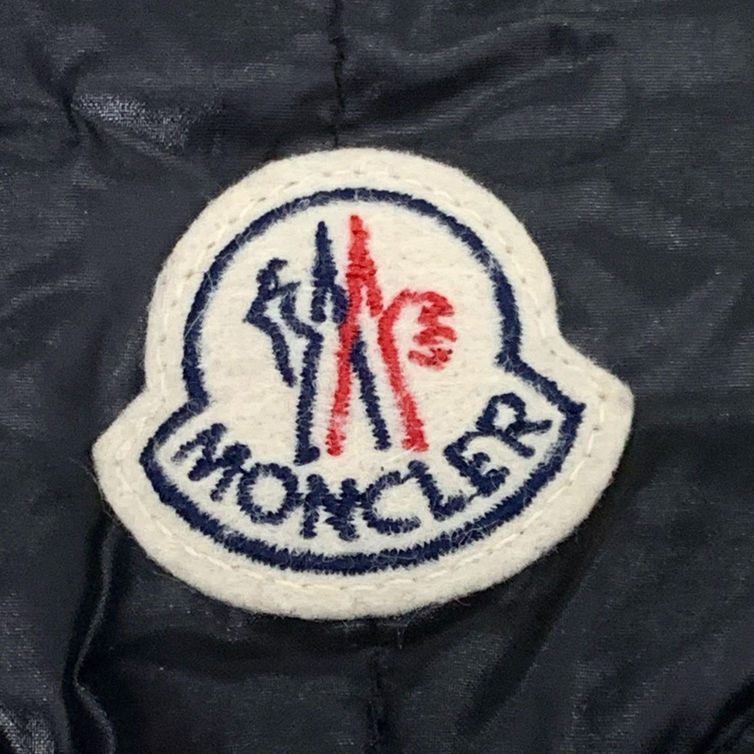 Moncler Moncler Black Down Puffer Coat With Fur-Trimmed Hood & Chevr Size XS / US 0-2 / IT 36-38 - 5 Thumbnail