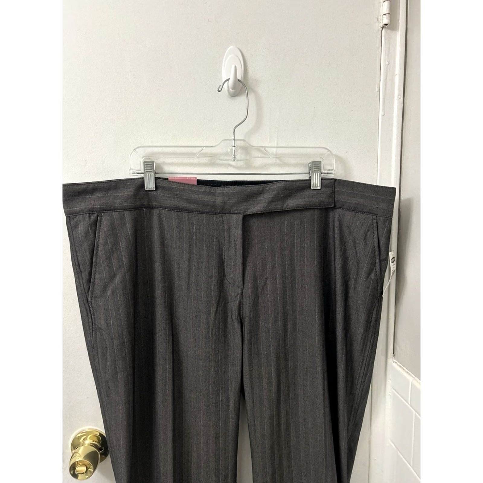 Old Navy Old Navy Dress Womens 42x33 Gray Pants Grey Herringbone Pinstripe Wide Leg Cuffed NWT Size 28" / US 6 / IT 42 - 2 Thumbnail