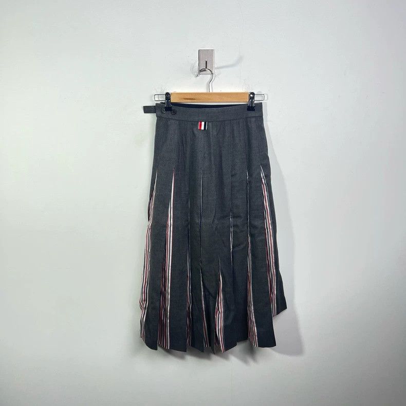 Thom Browne THOM BROWNE Academic Women's Knit Skirt 2502-Nextarrow Size 39" - 2 Thumbnail