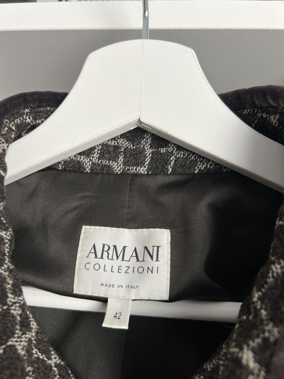 Armani Collezioni × Designer × Vintage Vintage Armani Collezioni wool cropped blazer jacket S luxury Size S / US 4 / IT 40 - 5 Thumbnail