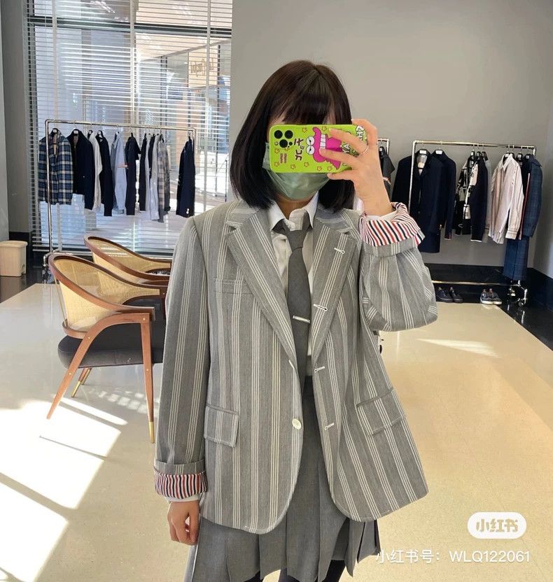 Thom Browne Thom Browne Gray striped wool suit 2503-Nextarrow Size XS / US 0-2 / IT 36-38 - 8 Thumbnail