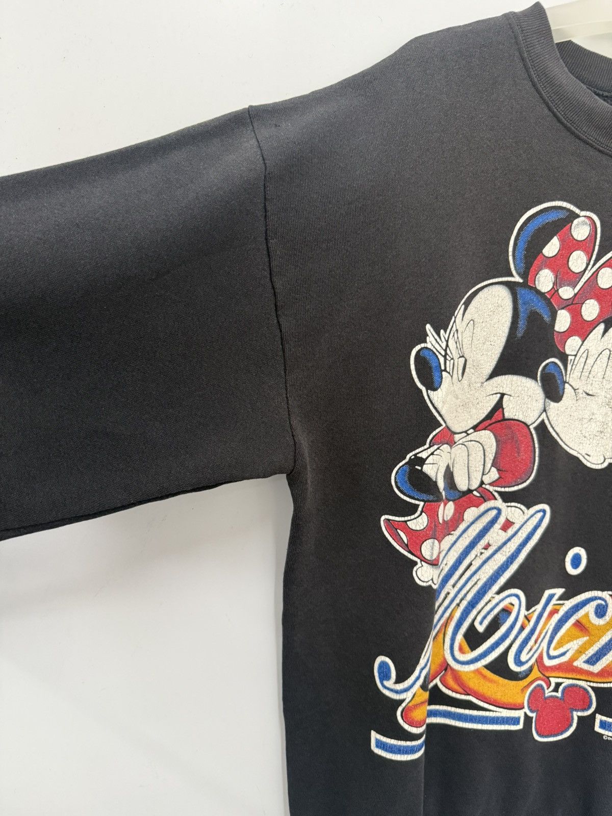 Disney 🔥 90s Big Print Mickey & Minnie in Love Faded Black Sweatshi Size US M / EU 48-50 / 2 - 7 Thumbnail
