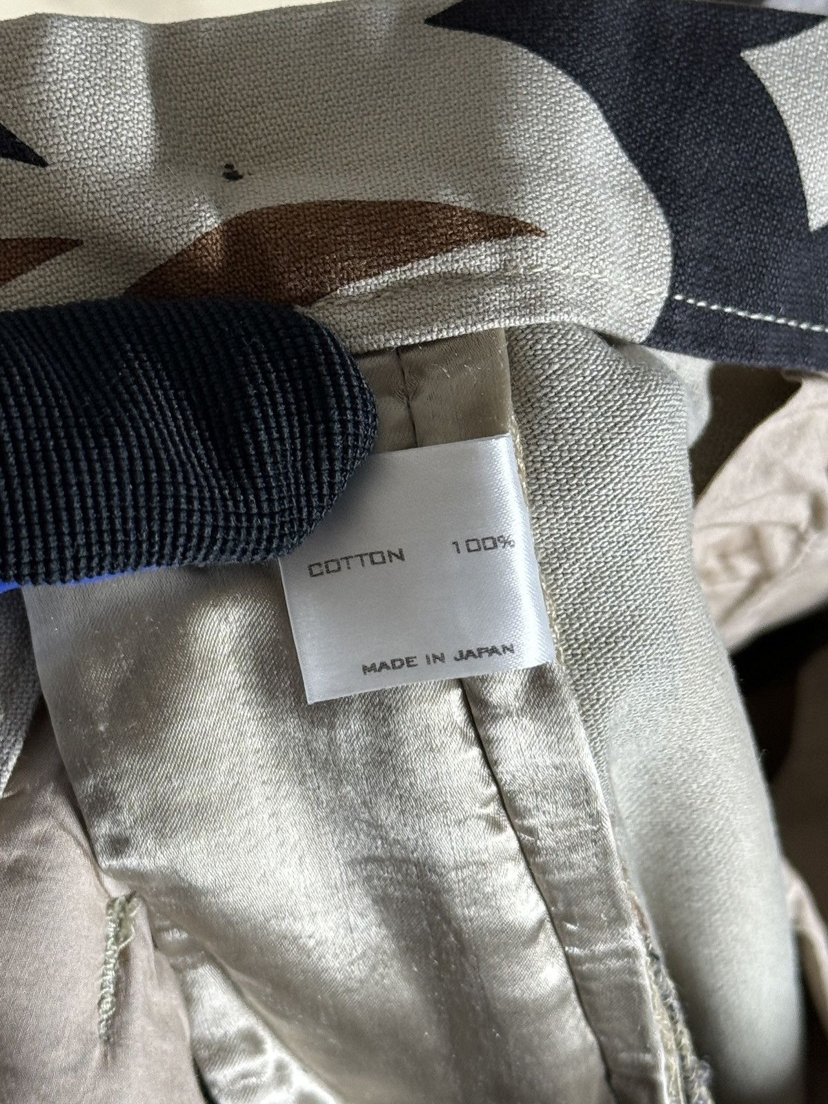 Number (N)ine AW04 "Give Peace A Chance" Tribal Hearts Camo Cargo Pants Size US 31 - 11 Thumbnail