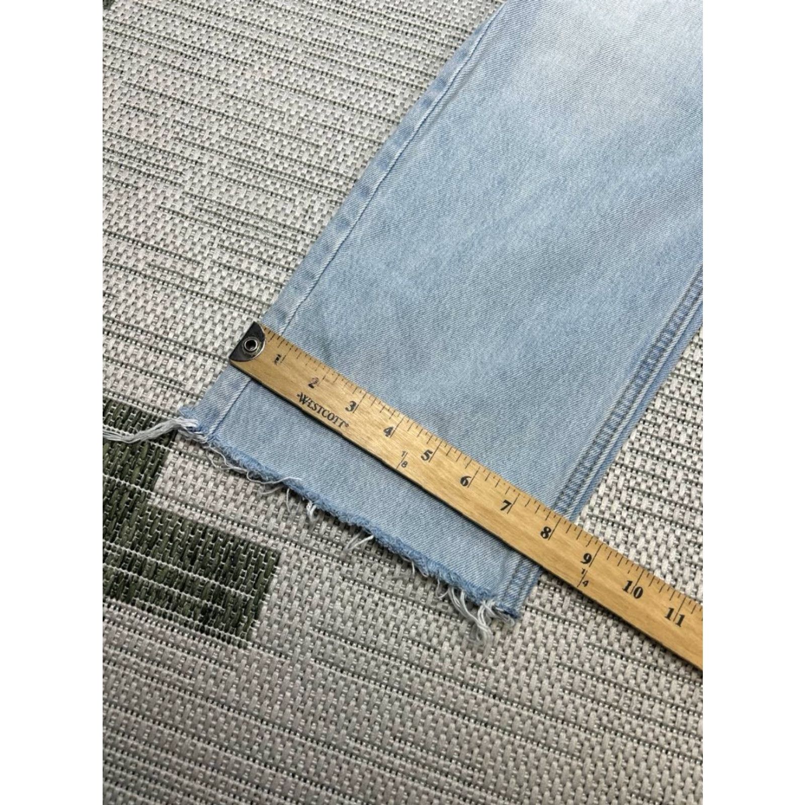 Levi's Levis 550 Jeans Mens 32 Blue Denim Cotton Relaxed Straight Fringe Hem 31x29 Jeans Mens Blue Denim Cotton Relaxed Straight Fringe Hem 31x29 Size US 32 / EU 48 - 6 Thumbnail