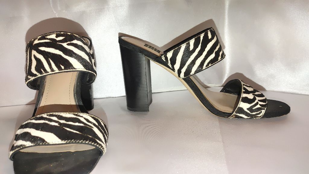 White House Black Market White House Black Market Cecilia Slides Size 8.5M Size US 8.5 / IT 38.5 - 7 Thumbnail