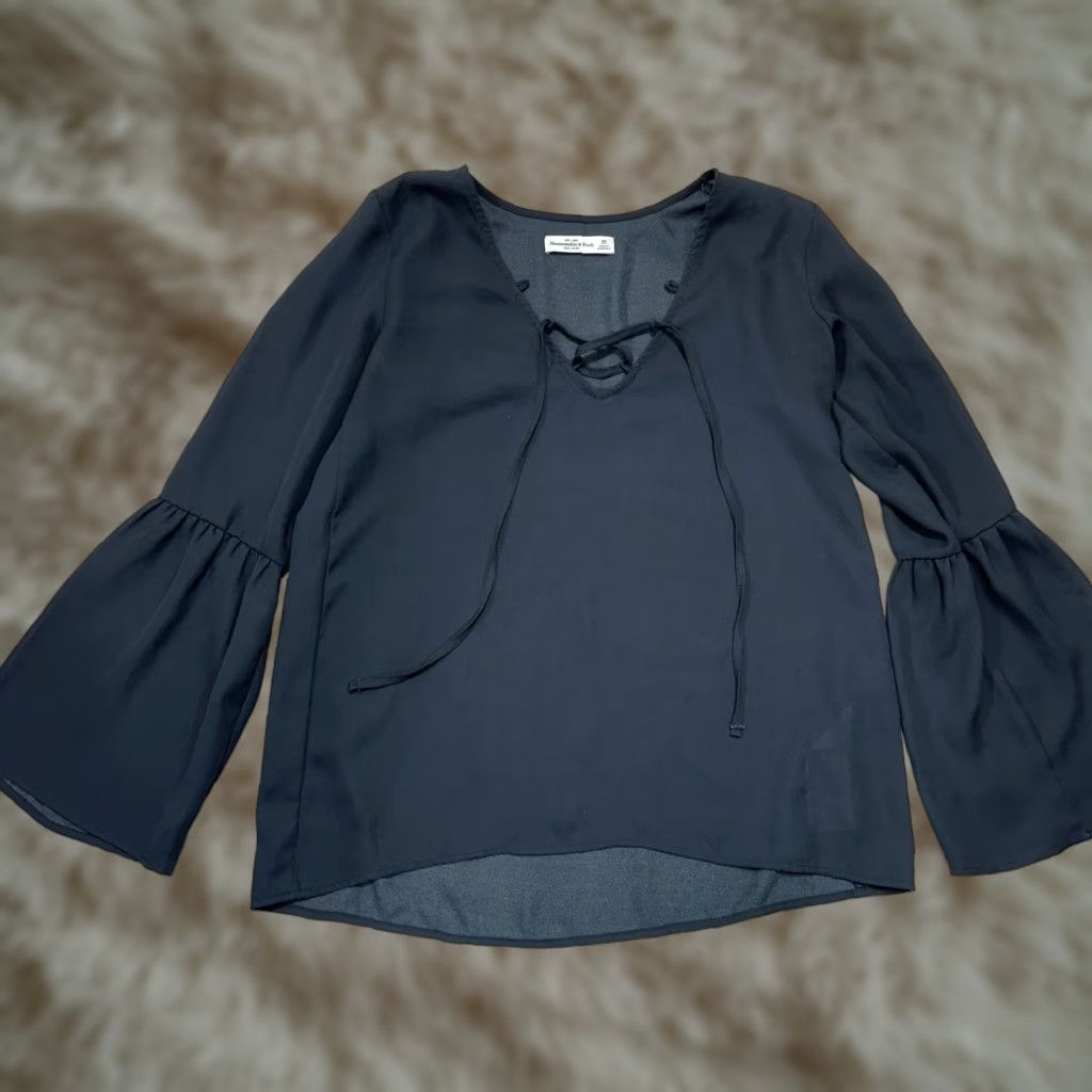 Abercrombie & Fitch Abercrombie & Fitch Black Relaxed Blouse Shirt Bell Sleeve Sheer Lace Up XS Women"} Size XS / US 0-2 / IT 36-38 - 1 Thumbnail