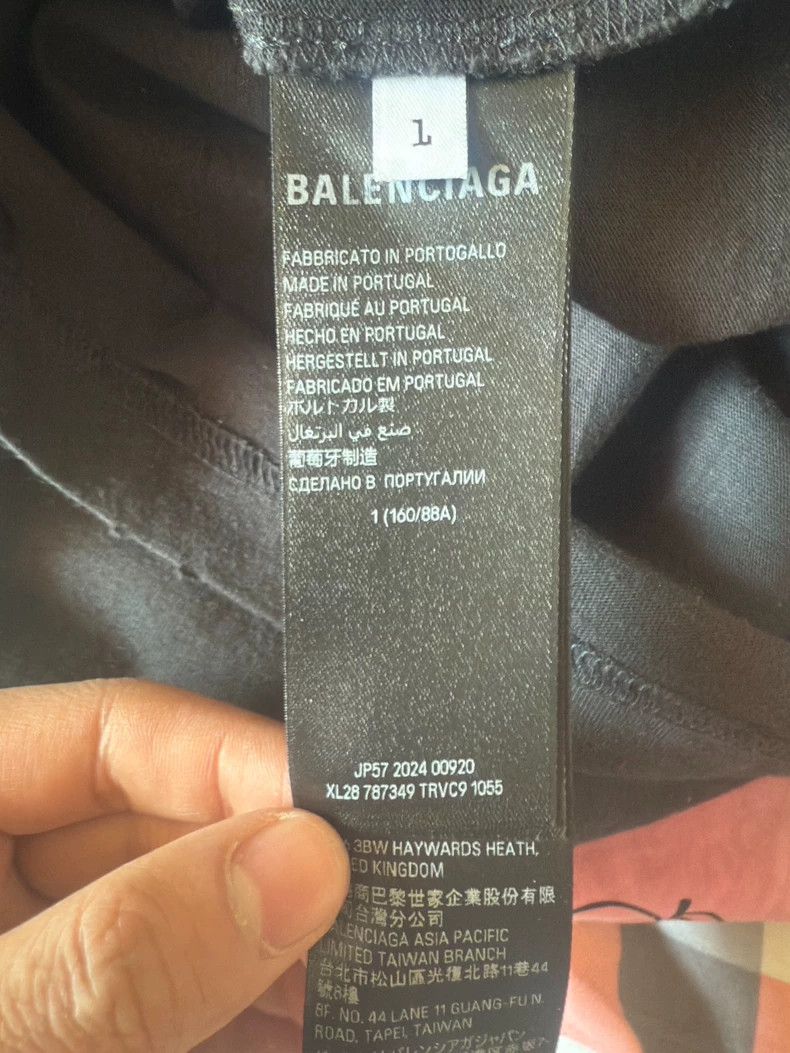 Balenciaga Balenciaga Earth Limit Short Sleeve Size US S / EU 44-46 / 1 - 4 Thumbnail