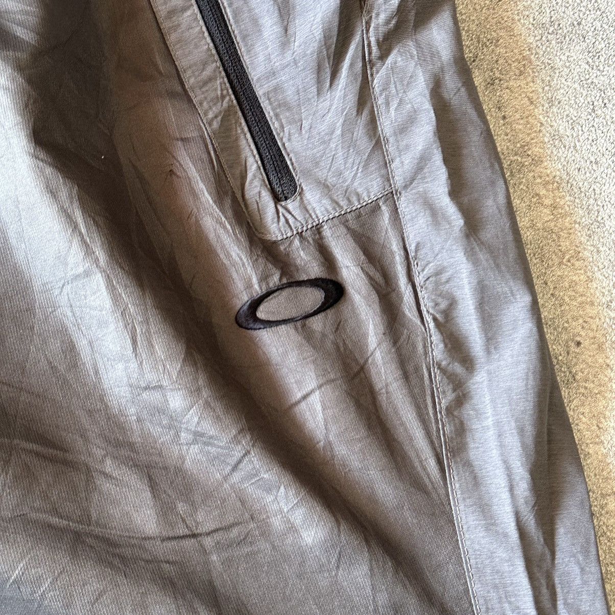 Oakley 2000s Oakley Embroidery Logo Nylon Pants Size US 32 / EU 48 - 4 Thumbnail