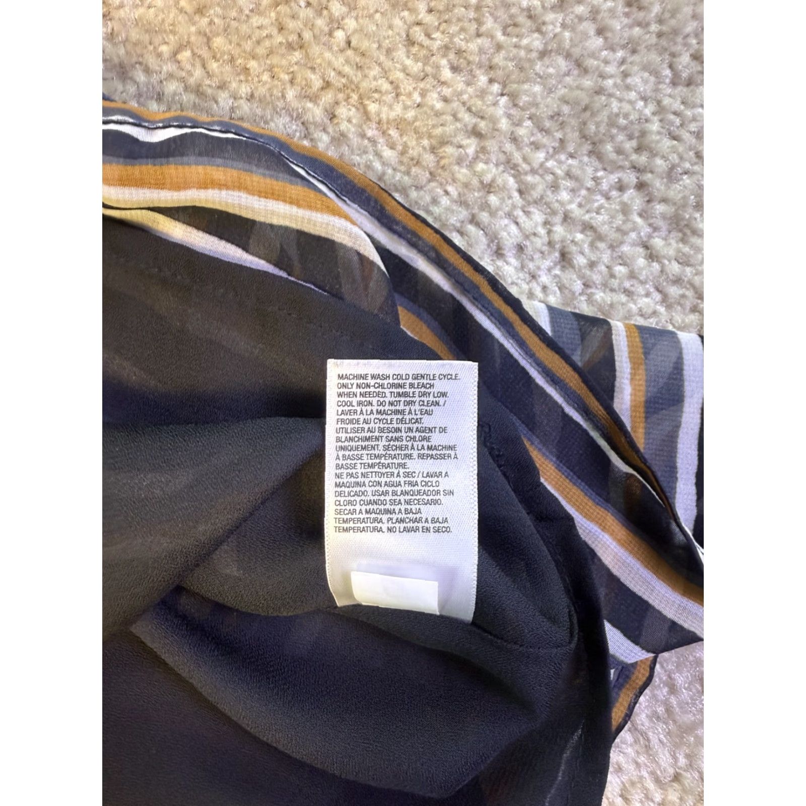 Old Navy Old Navy Skirt Shirt? Wait. Size 32" / US 10 / IT 46 - 4 Thumbnail