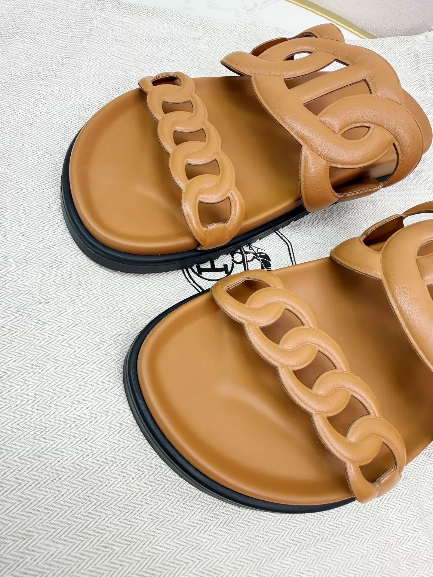 Hermes Hermes Oran Slipper EU 39 Worn Once Like New Size US 8.5 / IT 38.5 - 2 Thumbnail
