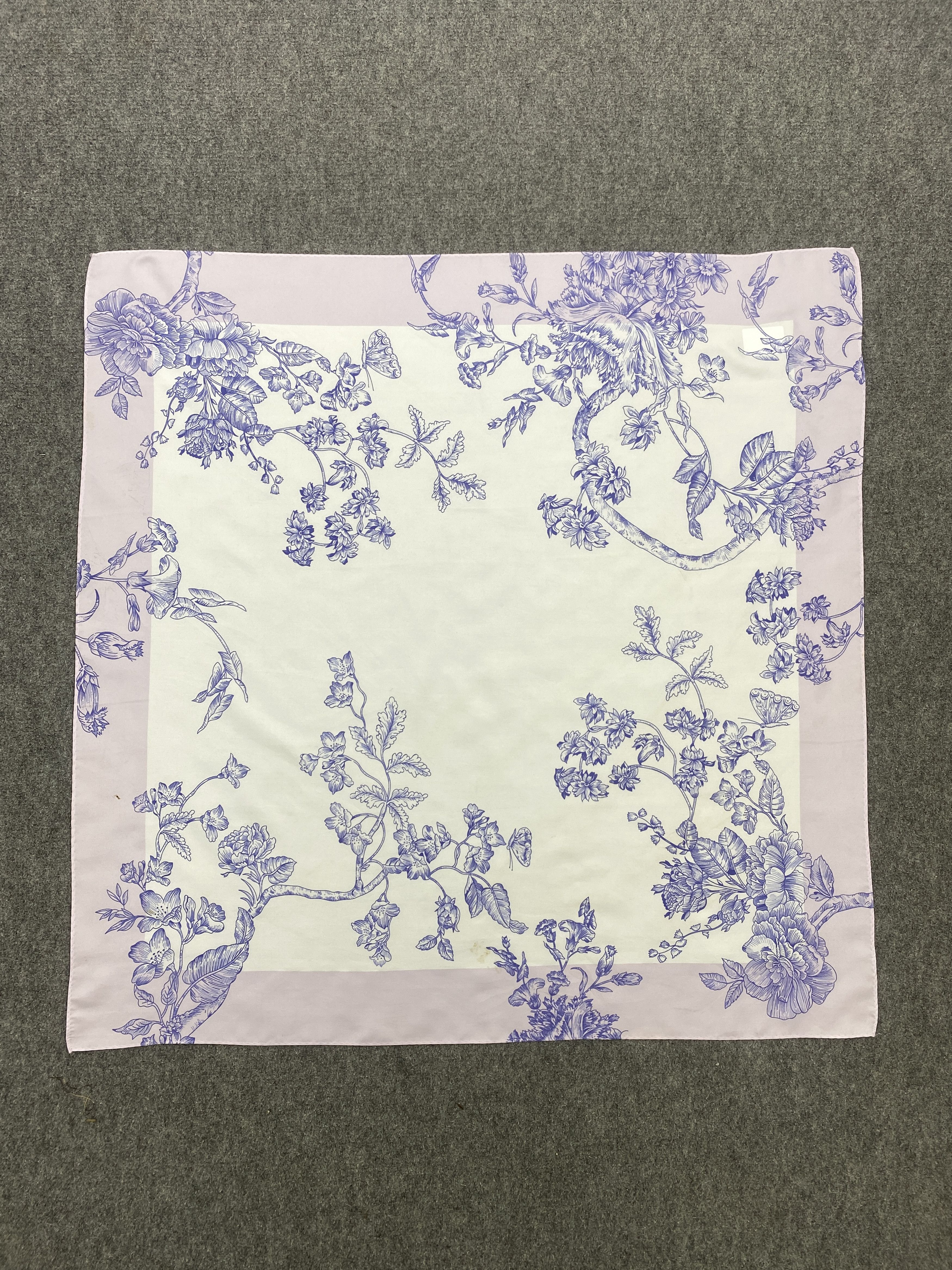 Japanese Brand Flower Design Silk Scarf / Muffler / Silk Shawl SN0061 Size ONE SIZE - 3 Thumbnail